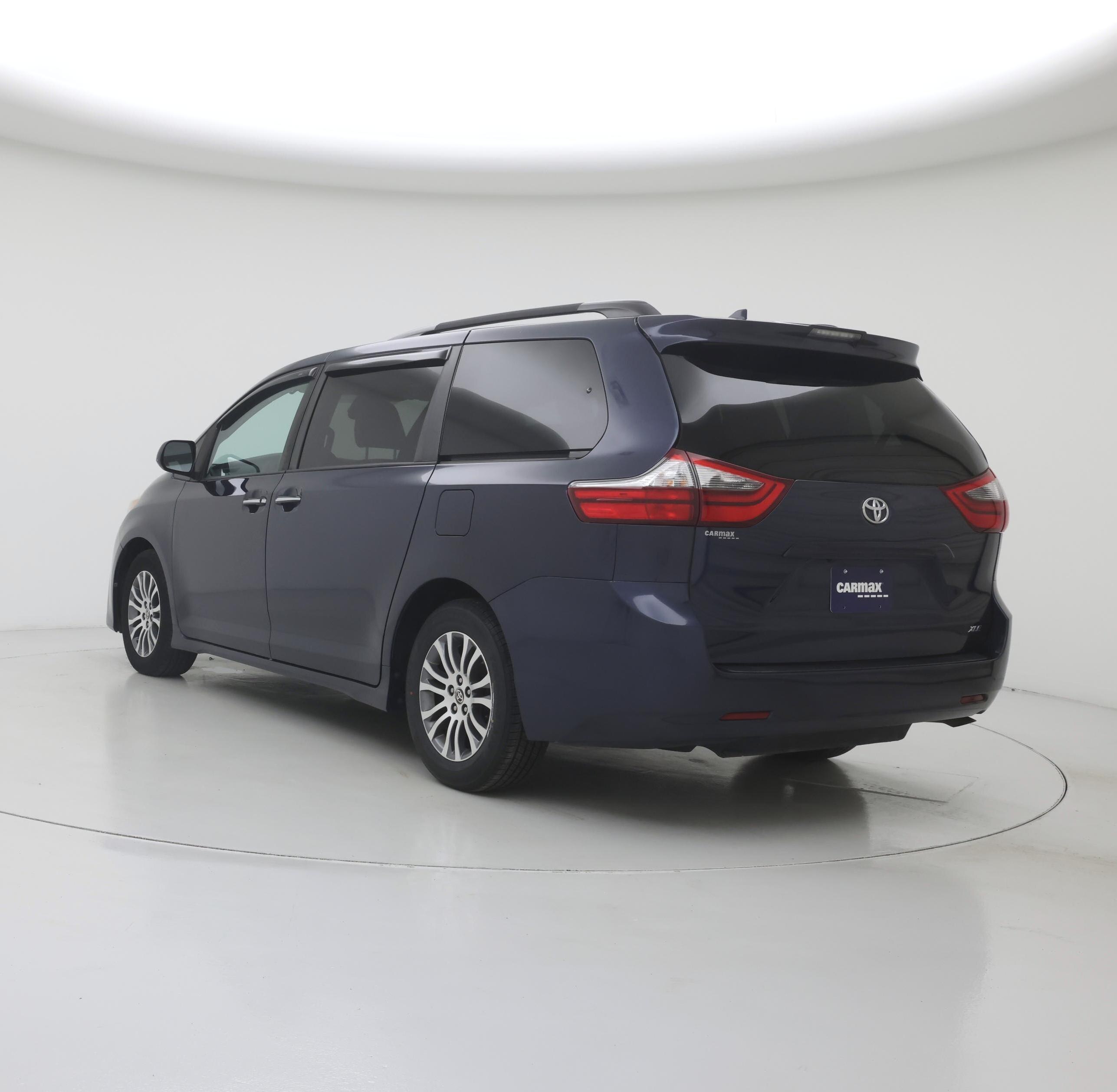 Thumbnail: 2020 Toyota Sienna - 2