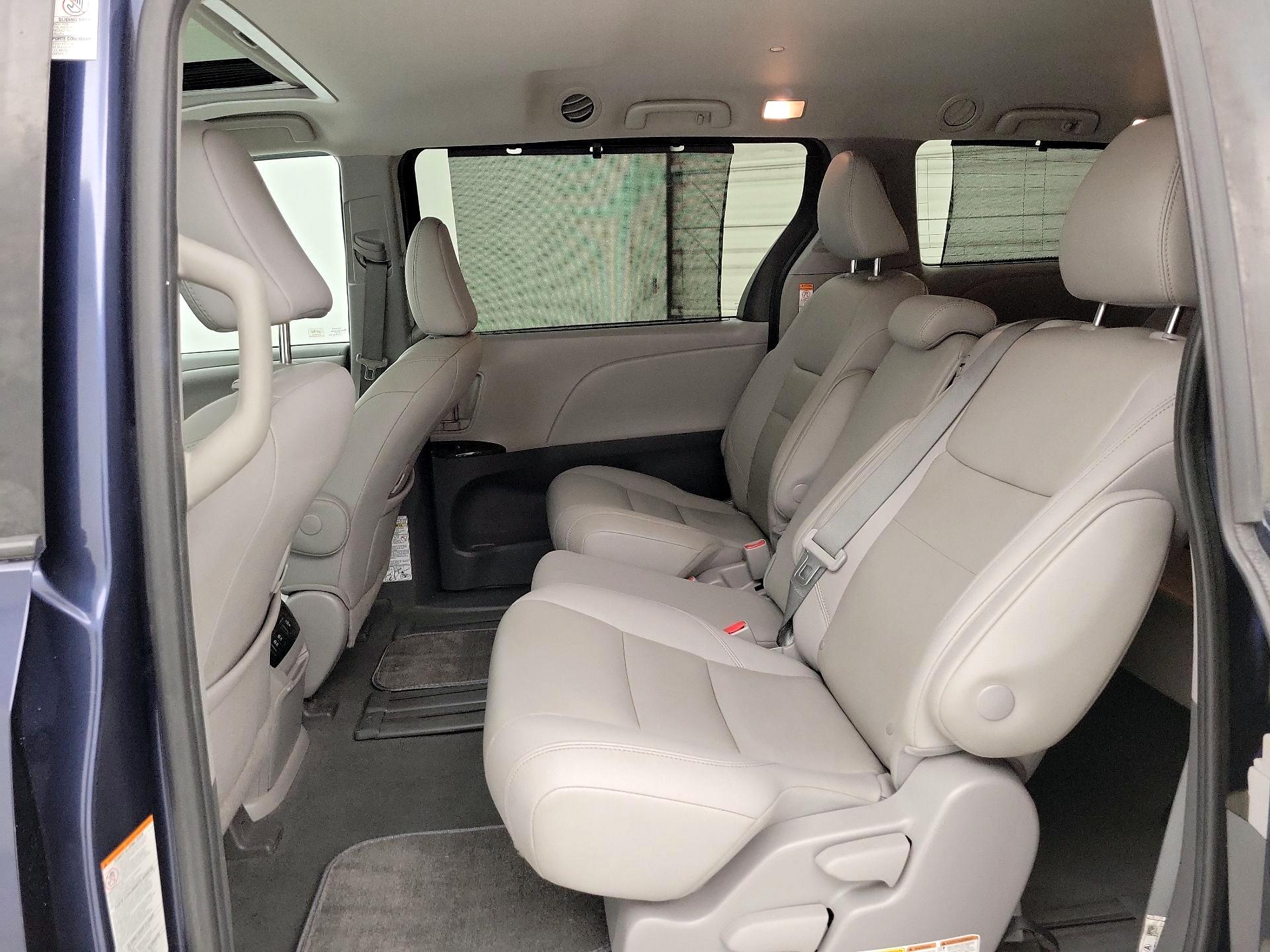 Thumbnail: 2020 Toyota Sienna - 20