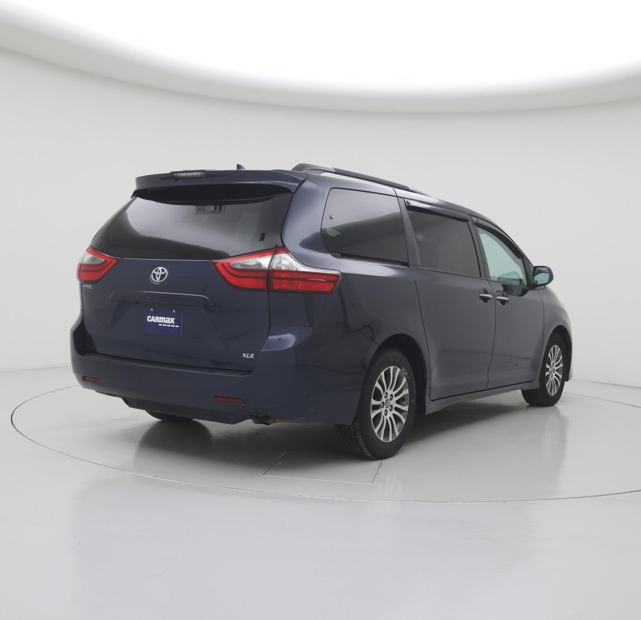Thumbnail: 2020 Toyota Sienna - 8