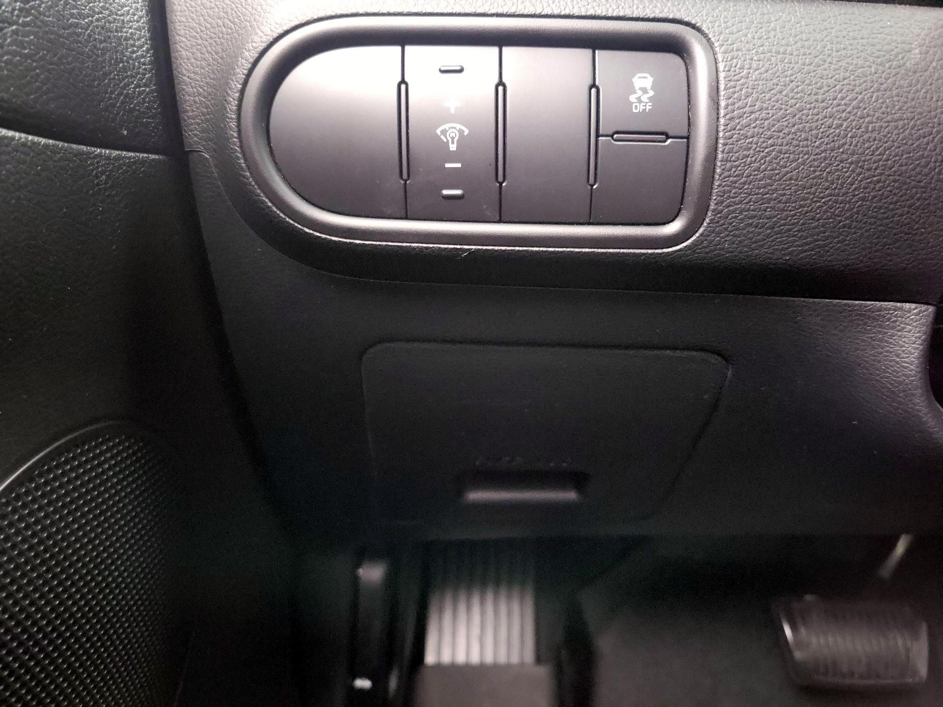 Thumbnail: 2017 Kia Forte - 13