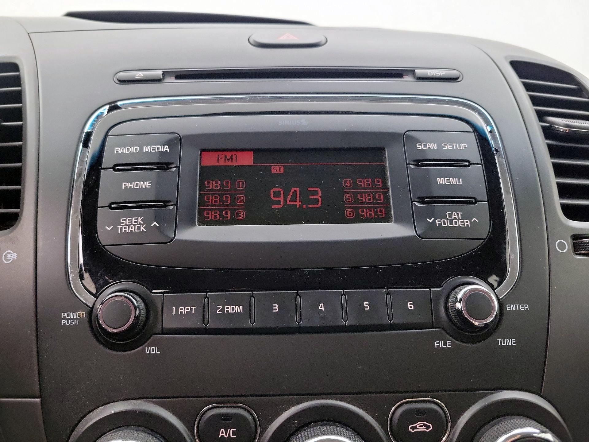 Thumbnail: 2017 Kia Forte - 14