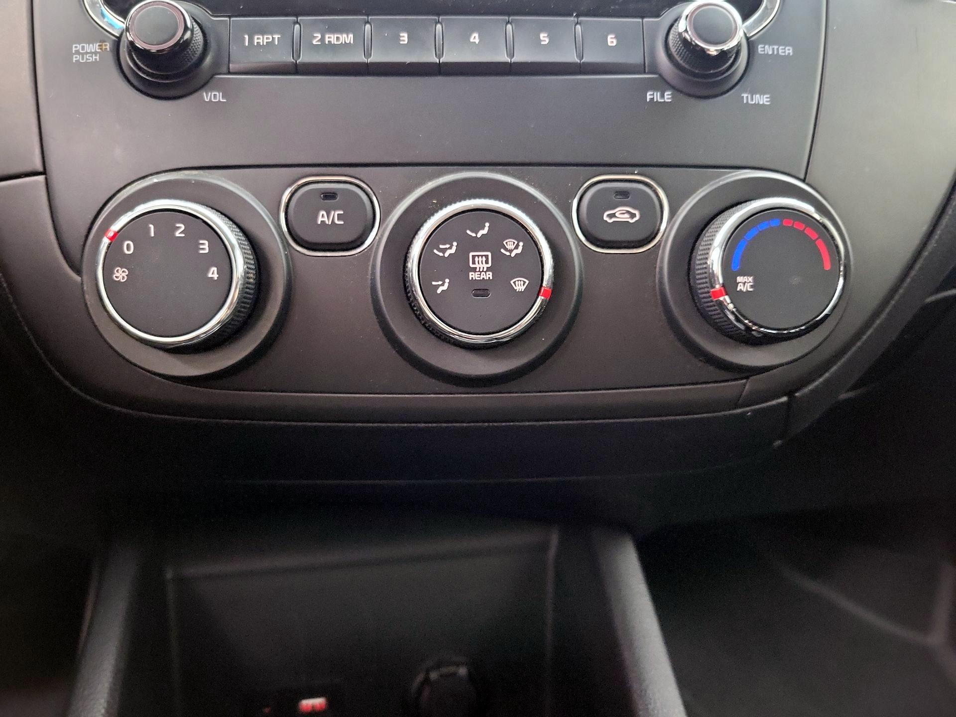 Thumbnail: 2017 Kia Forte - 15