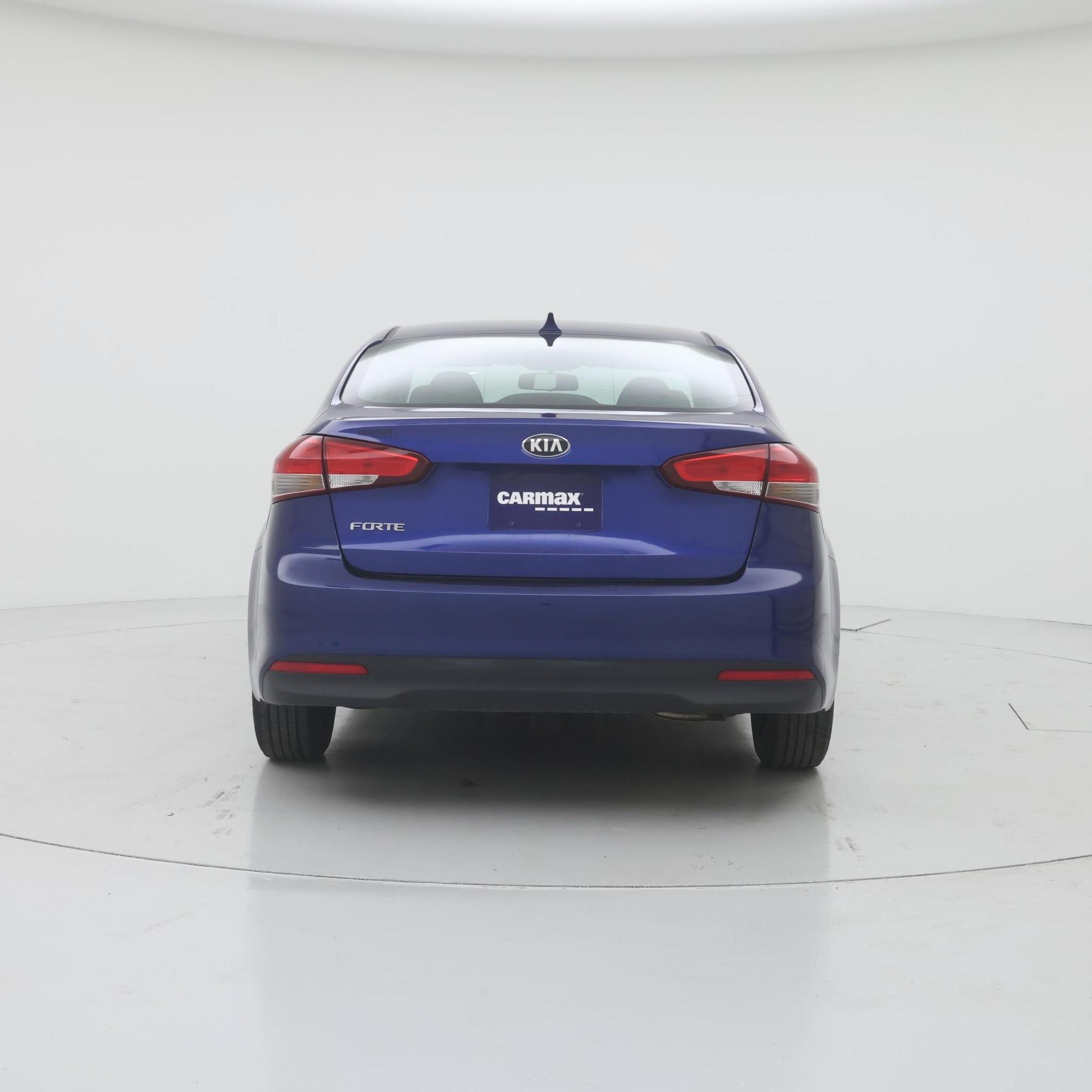 Thumbnail: 2017 Kia Forte - 6