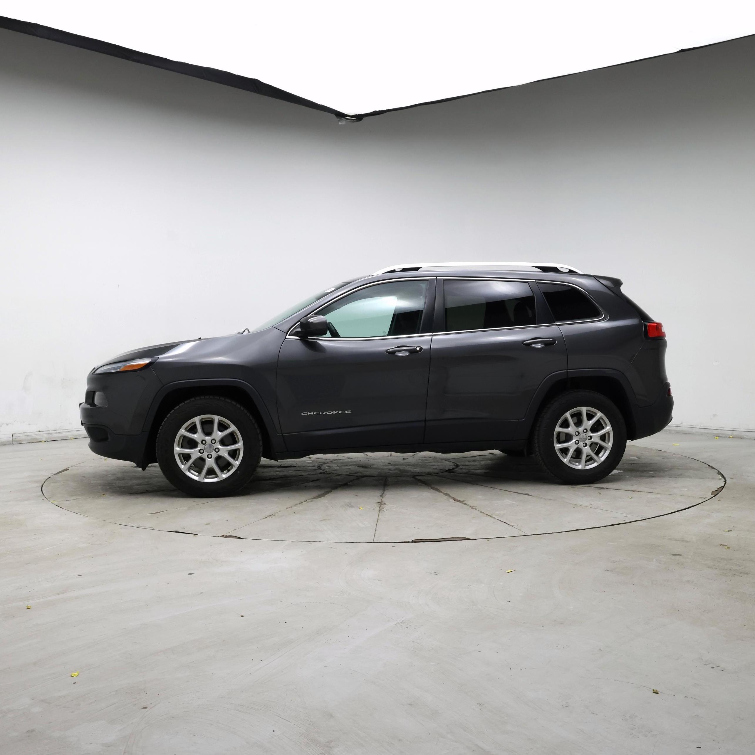 Thumbnail: 2016 Jeep Cherokee - 3