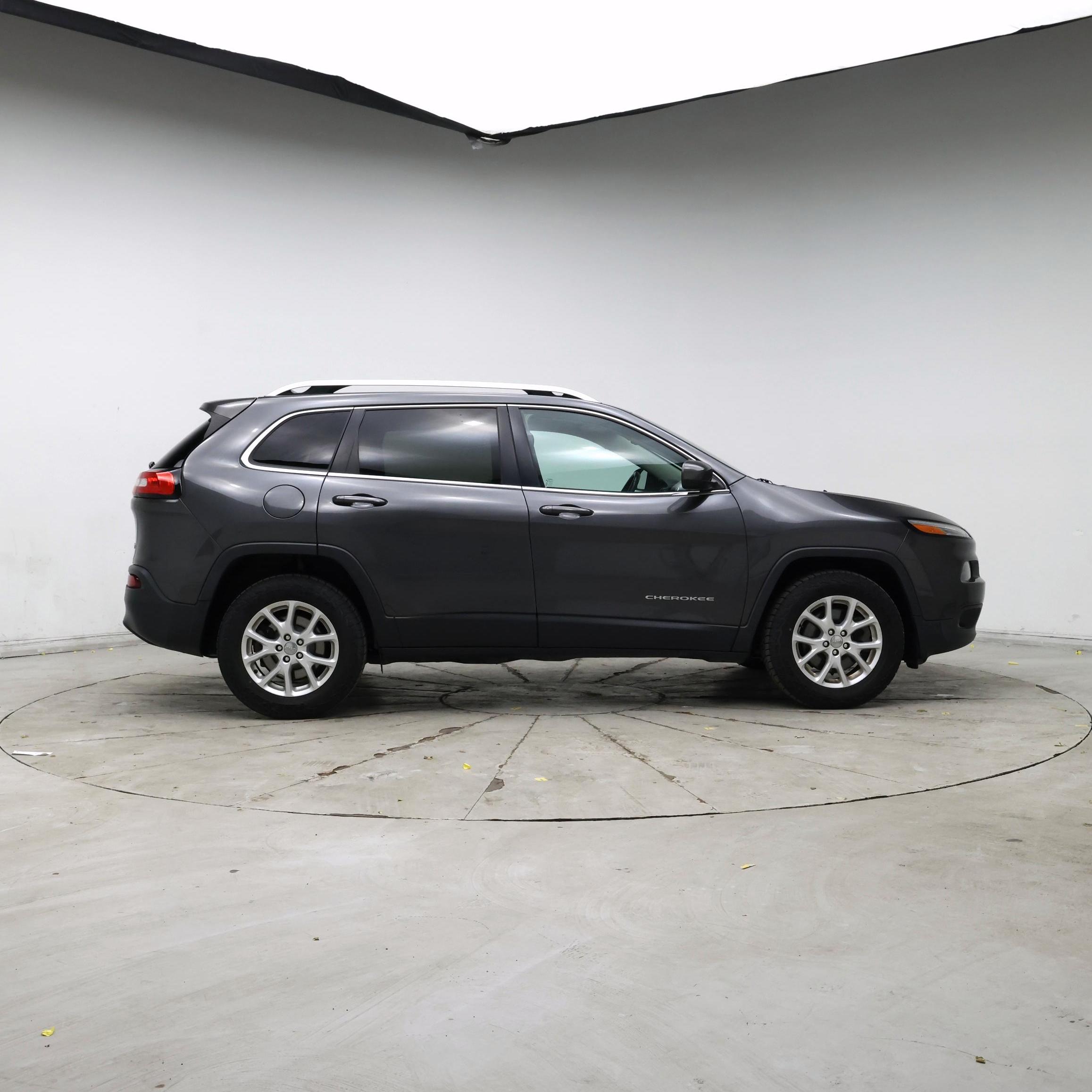 Thumbnail: 2016 Jeep Cherokee - 7