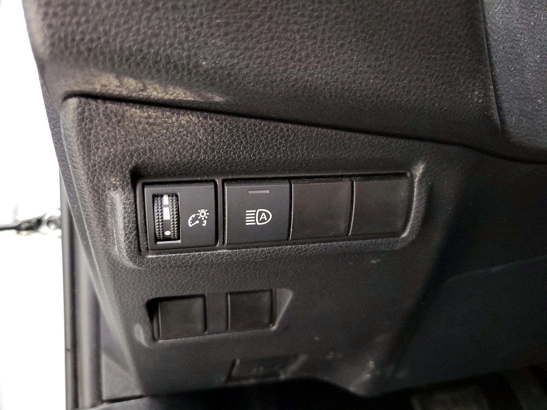 Thumbnail: 2025 Toyota Corolla Cross - 13