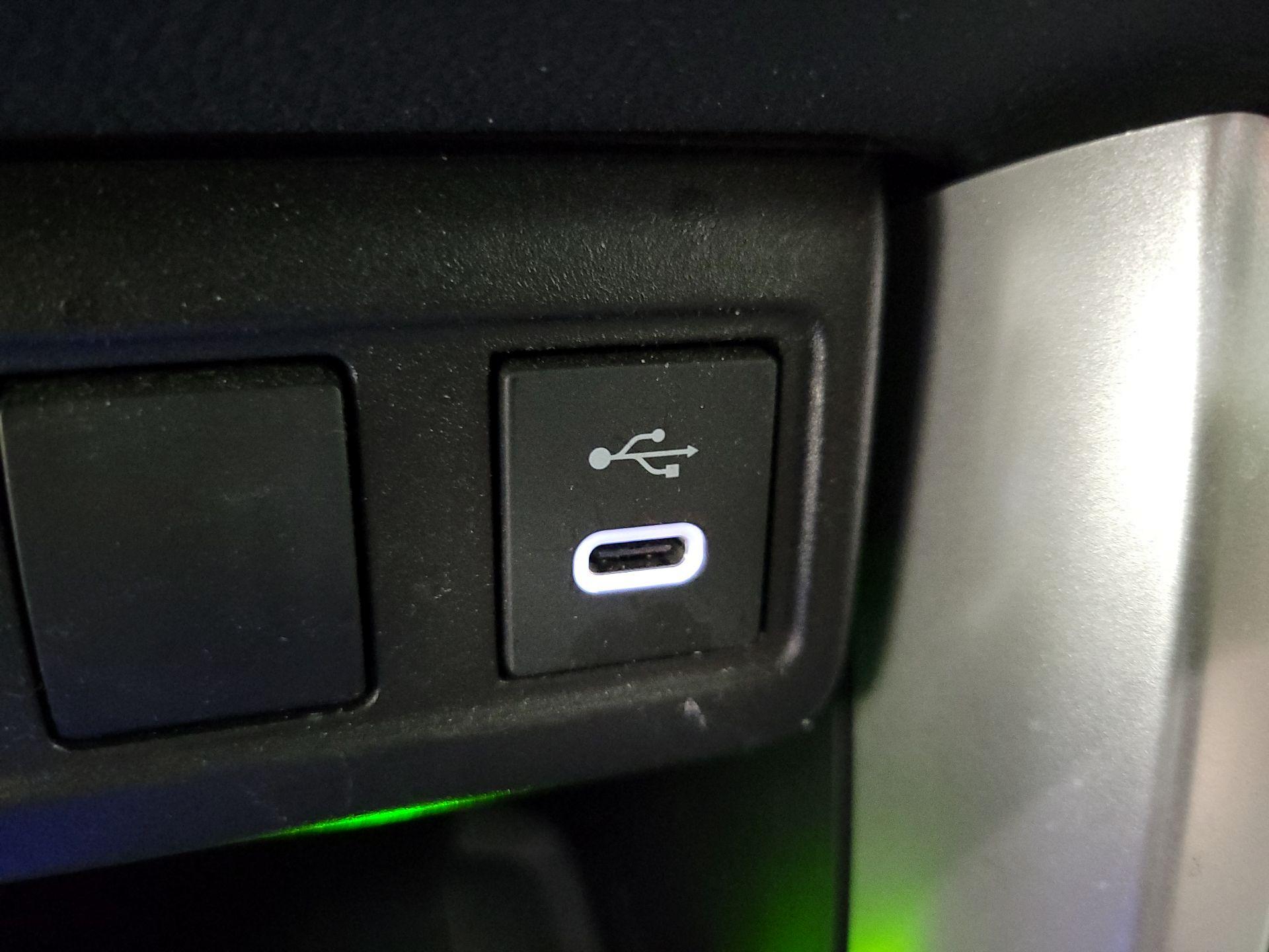 Thumbnail: 2025 Toyota Corolla Cross - 18