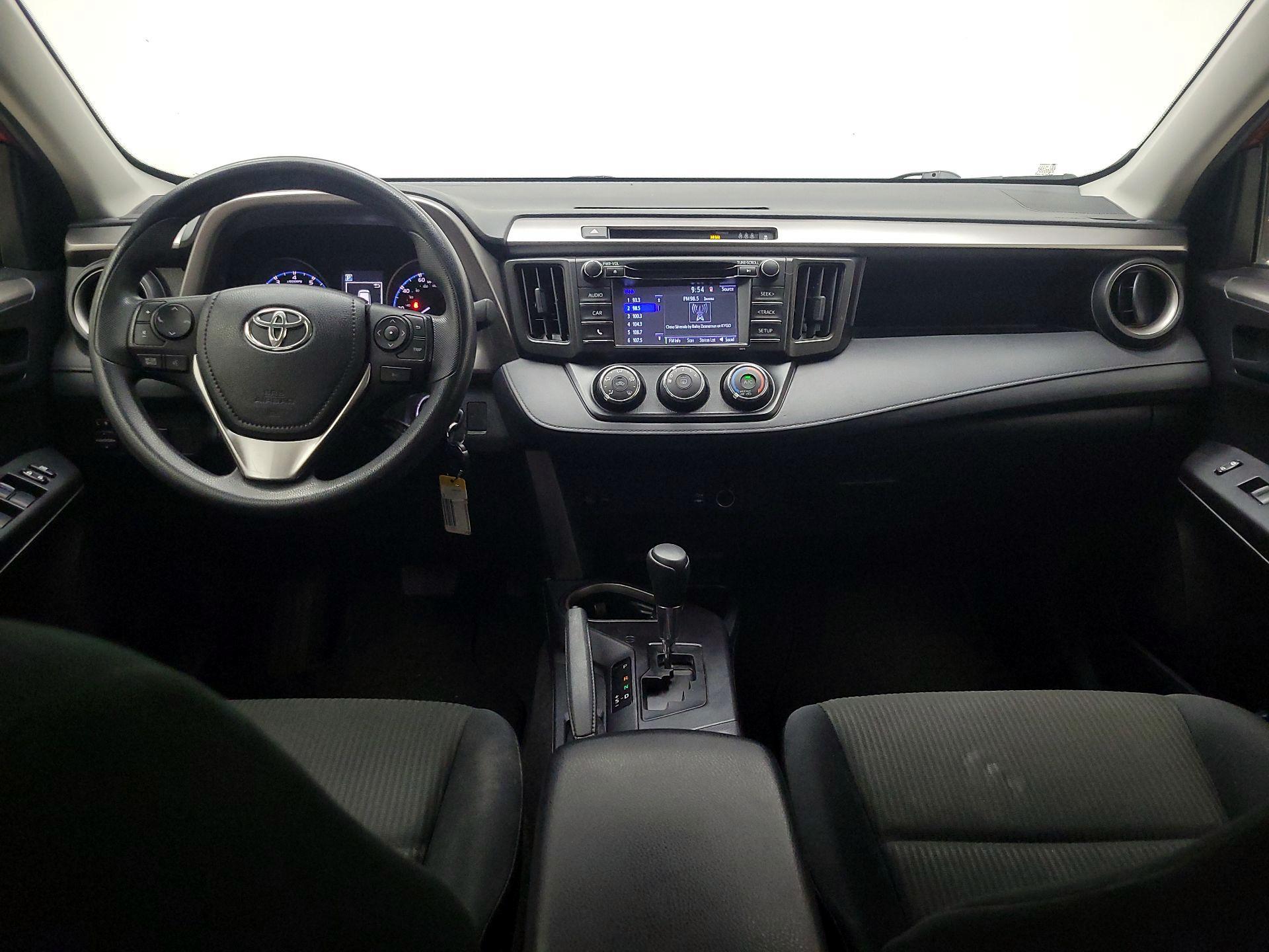 Thumbnail: 2017 Toyota RAV4 - 9