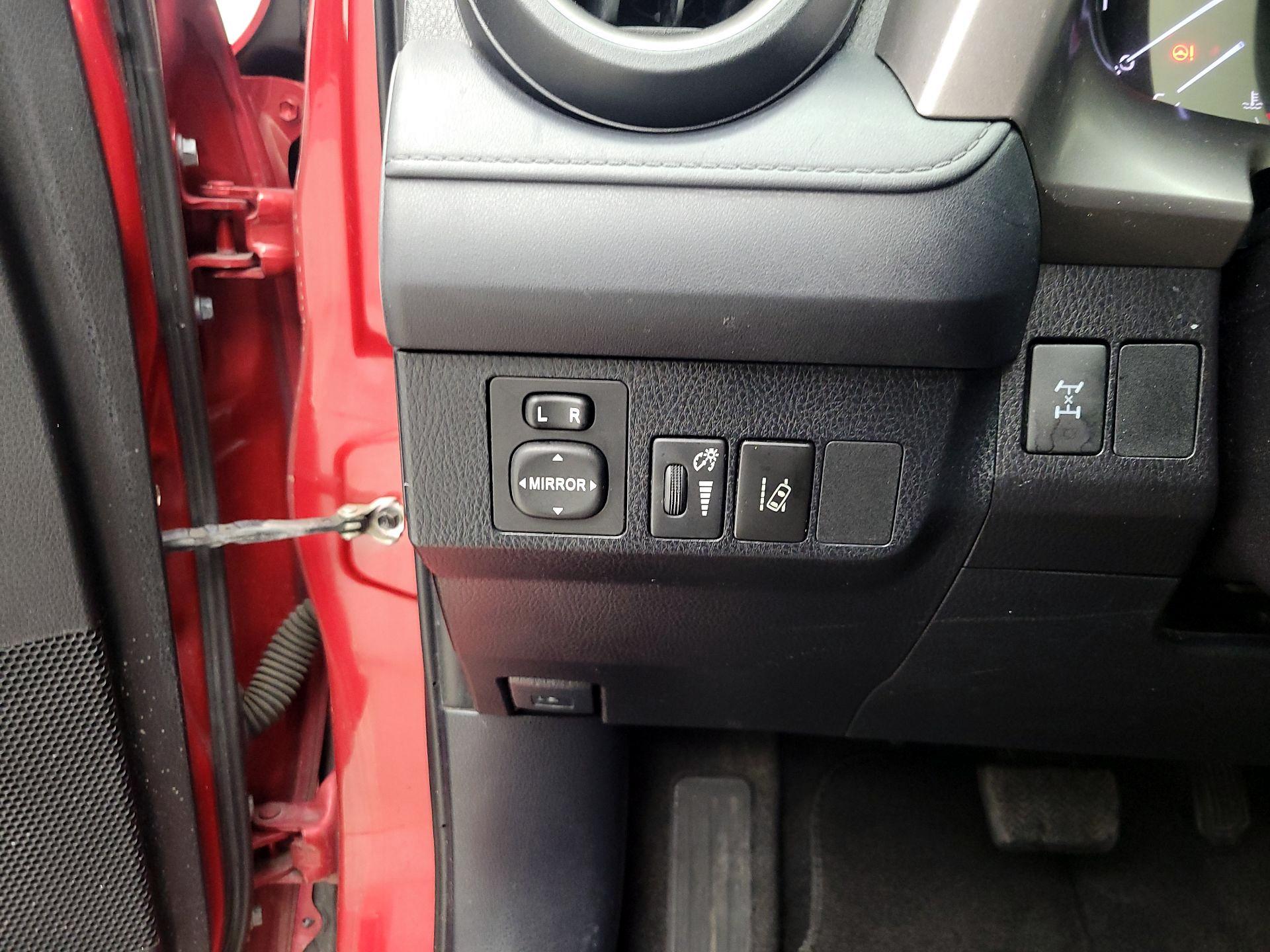 Thumbnail: 2017 Toyota RAV4 - 13