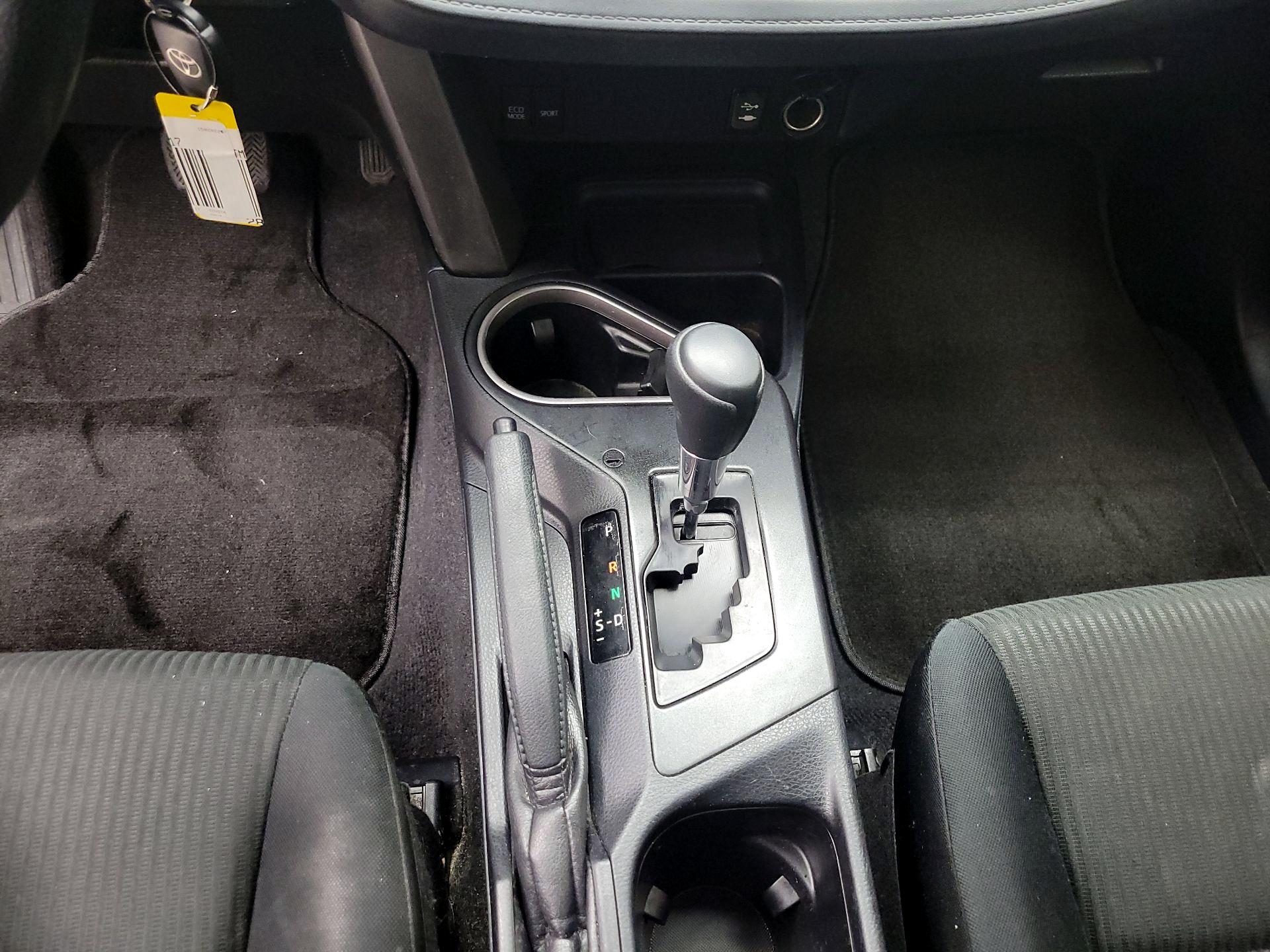 Thumbnail: 2017 Toyota RAV4 - 17