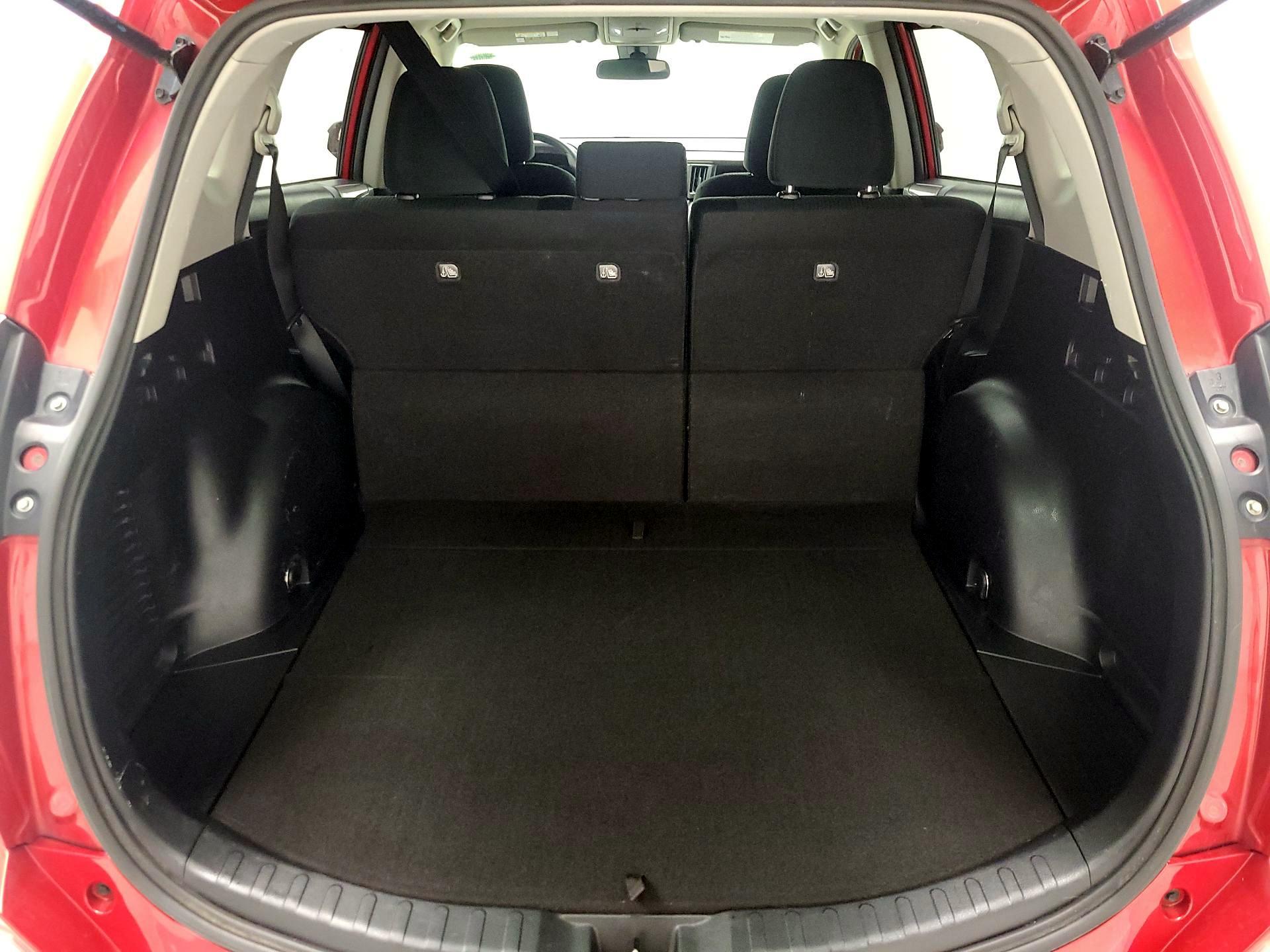 Thumbnail: 2017 Toyota RAV4 - 20