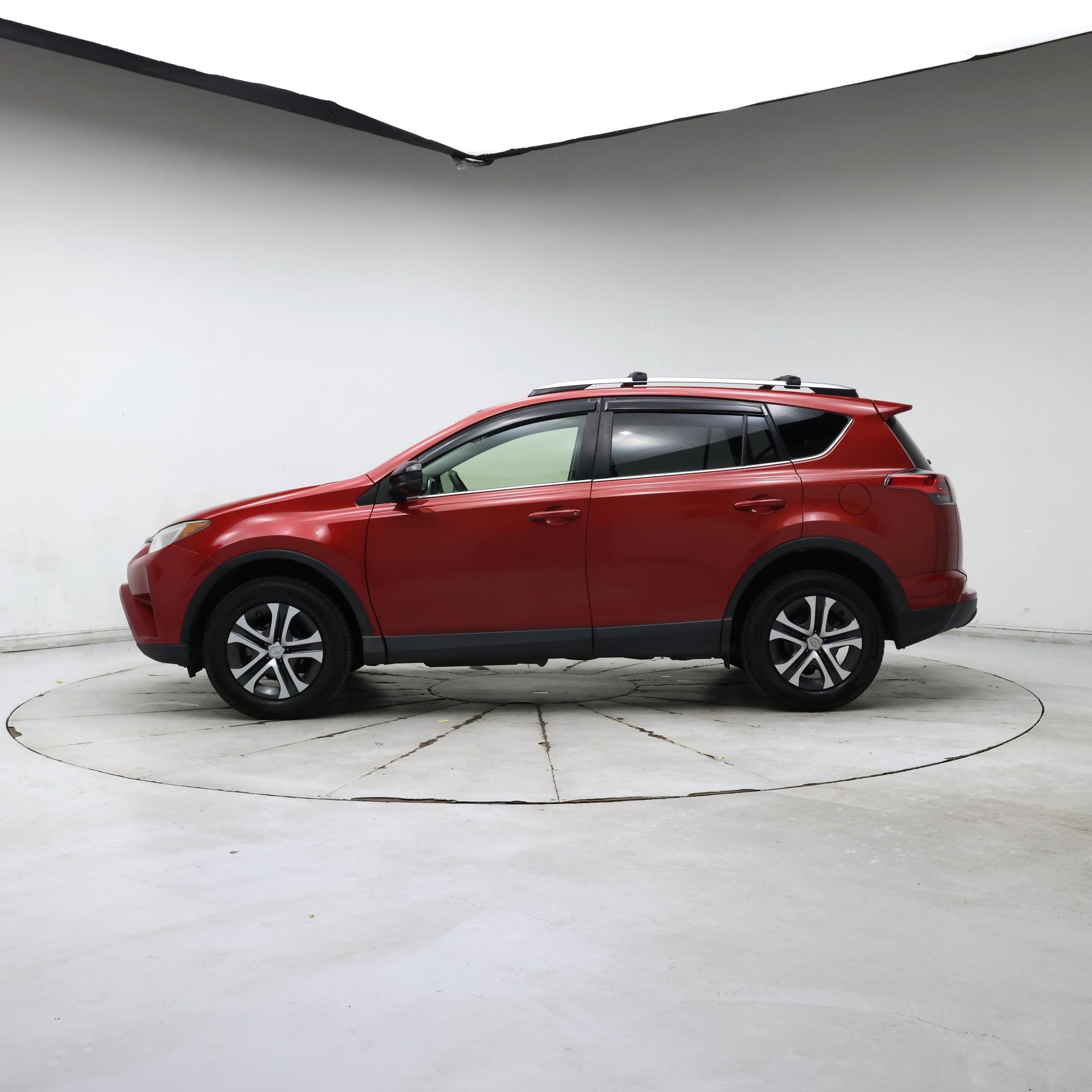 Thumbnail: 2017 Toyota RAV4 - 3