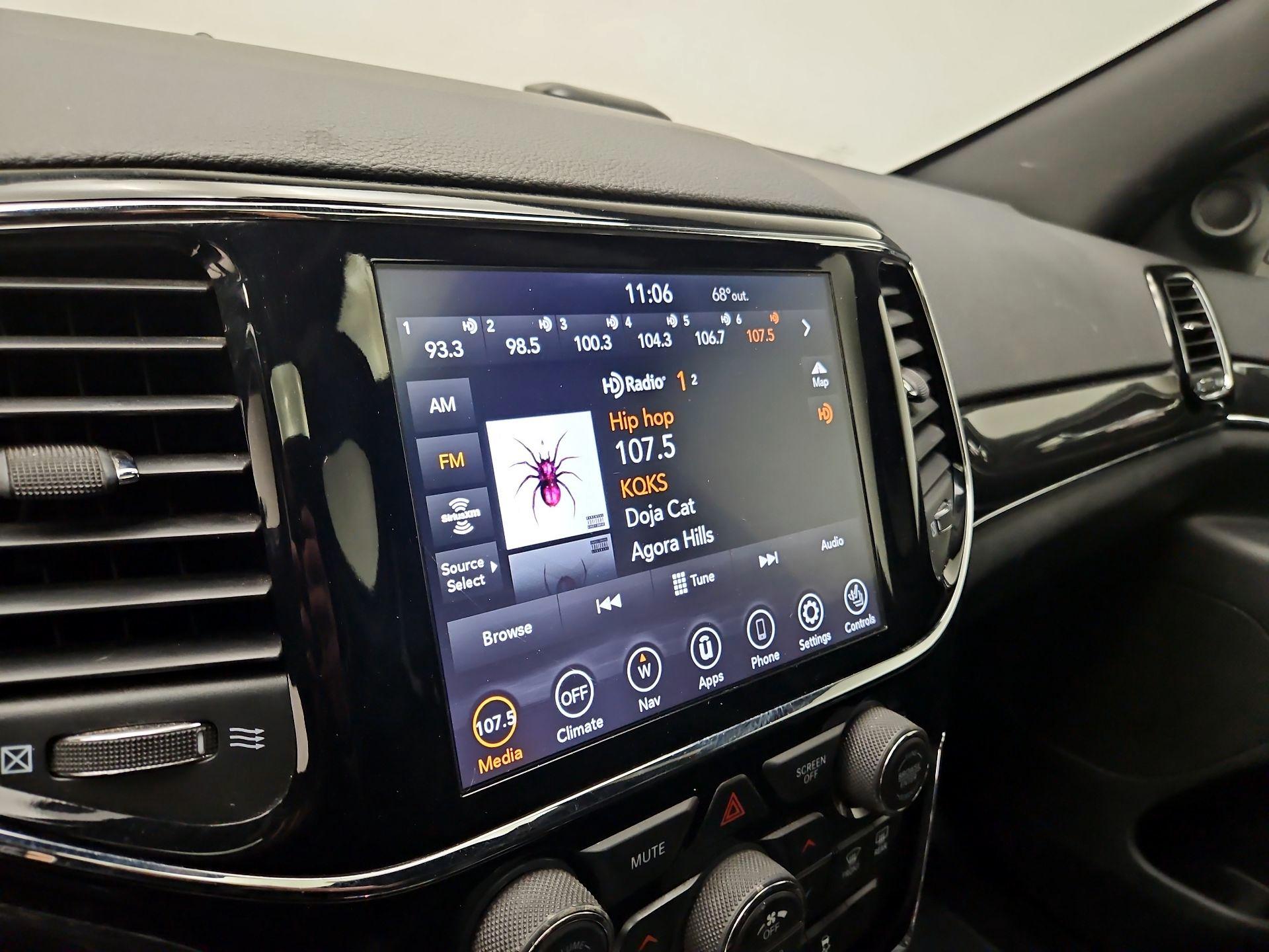 Thumbnail: 2020 Jeep Grand Cherokee - 16