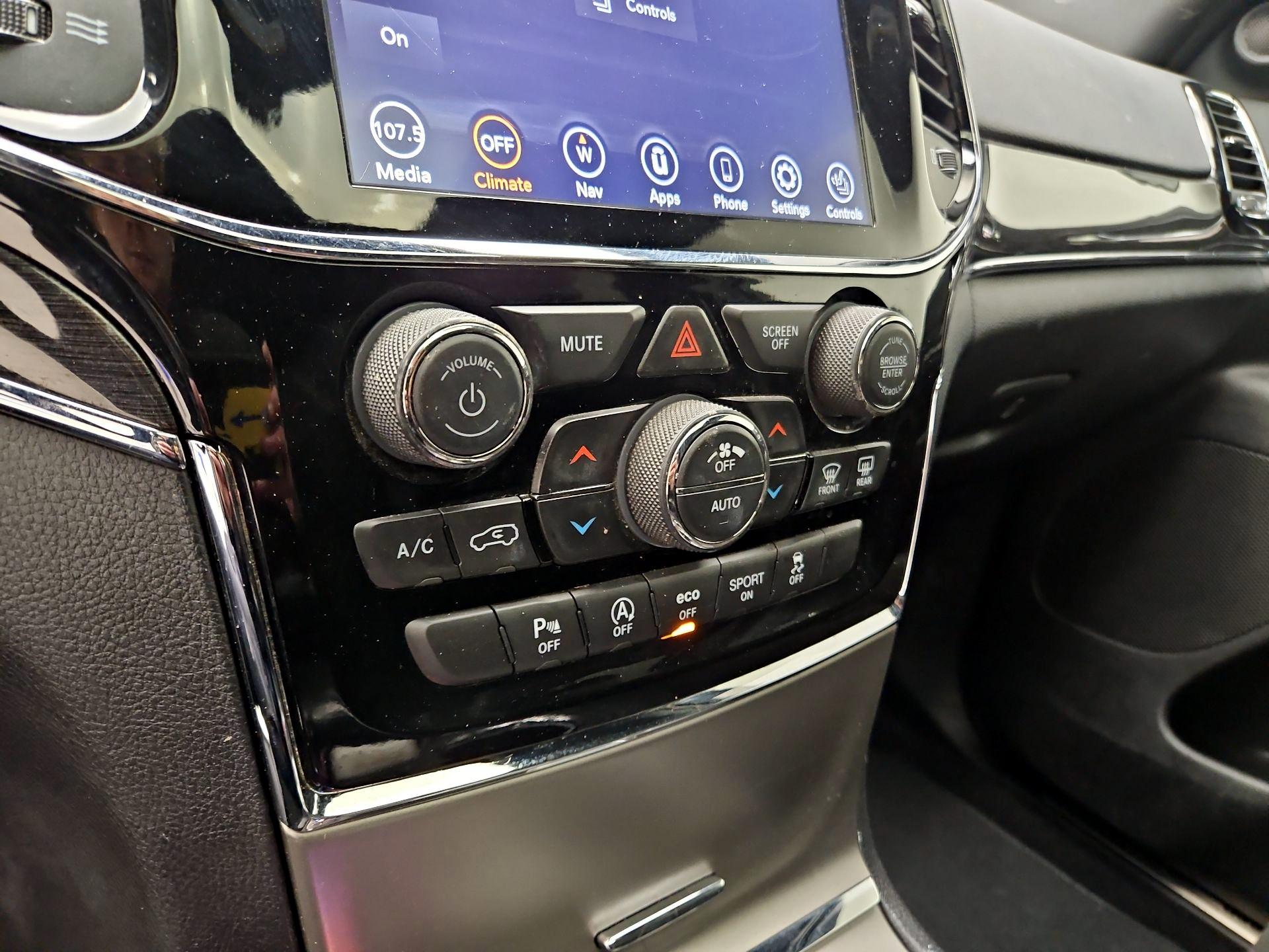 Thumbnail: 2020 Jeep Grand Cherokee - 17