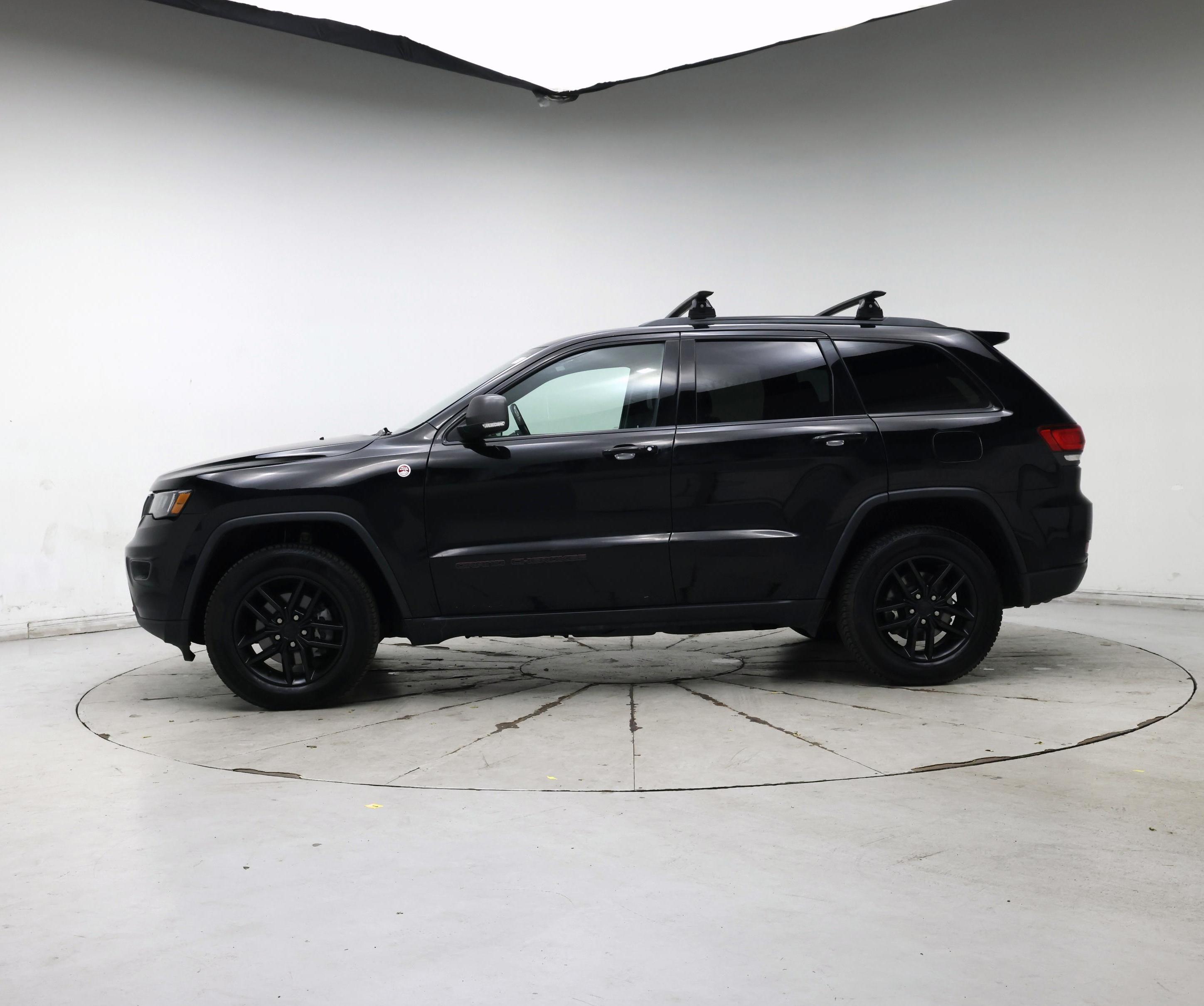 Thumbnail: 2020 Jeep Grand Cherokee - 3
