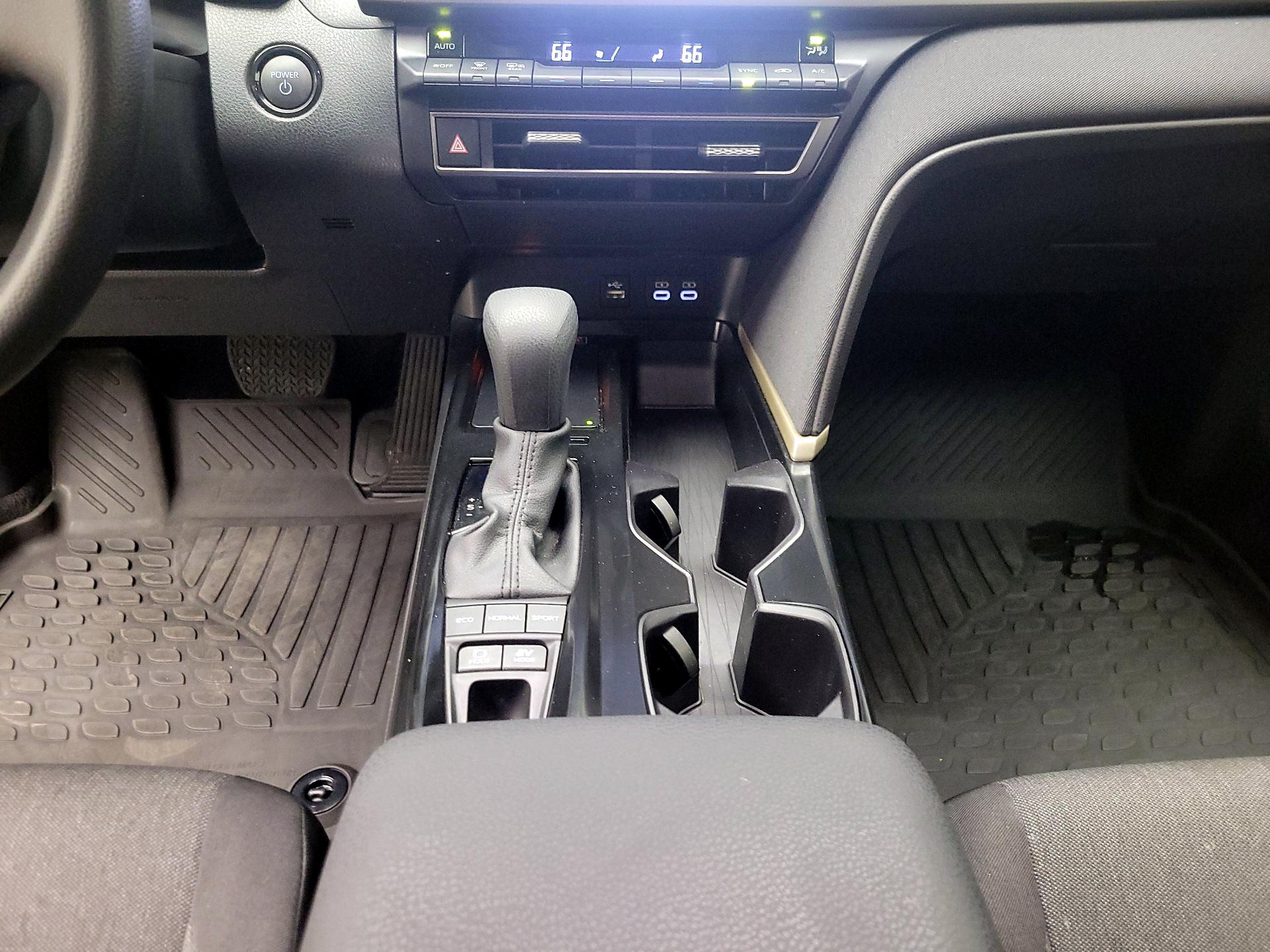 Thumbnail: 2025 Toyota Camry - 18