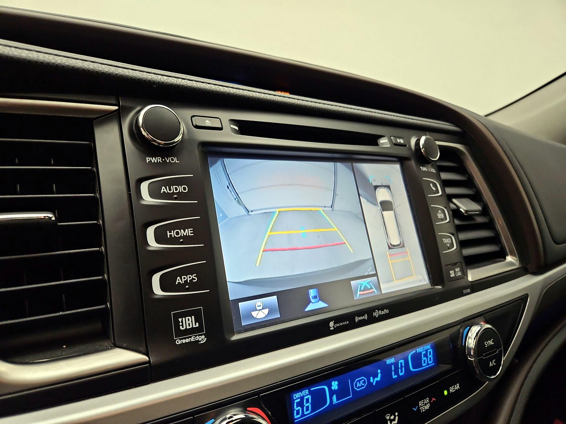 Thumbnail: 2018 Toyota Highlander - 15