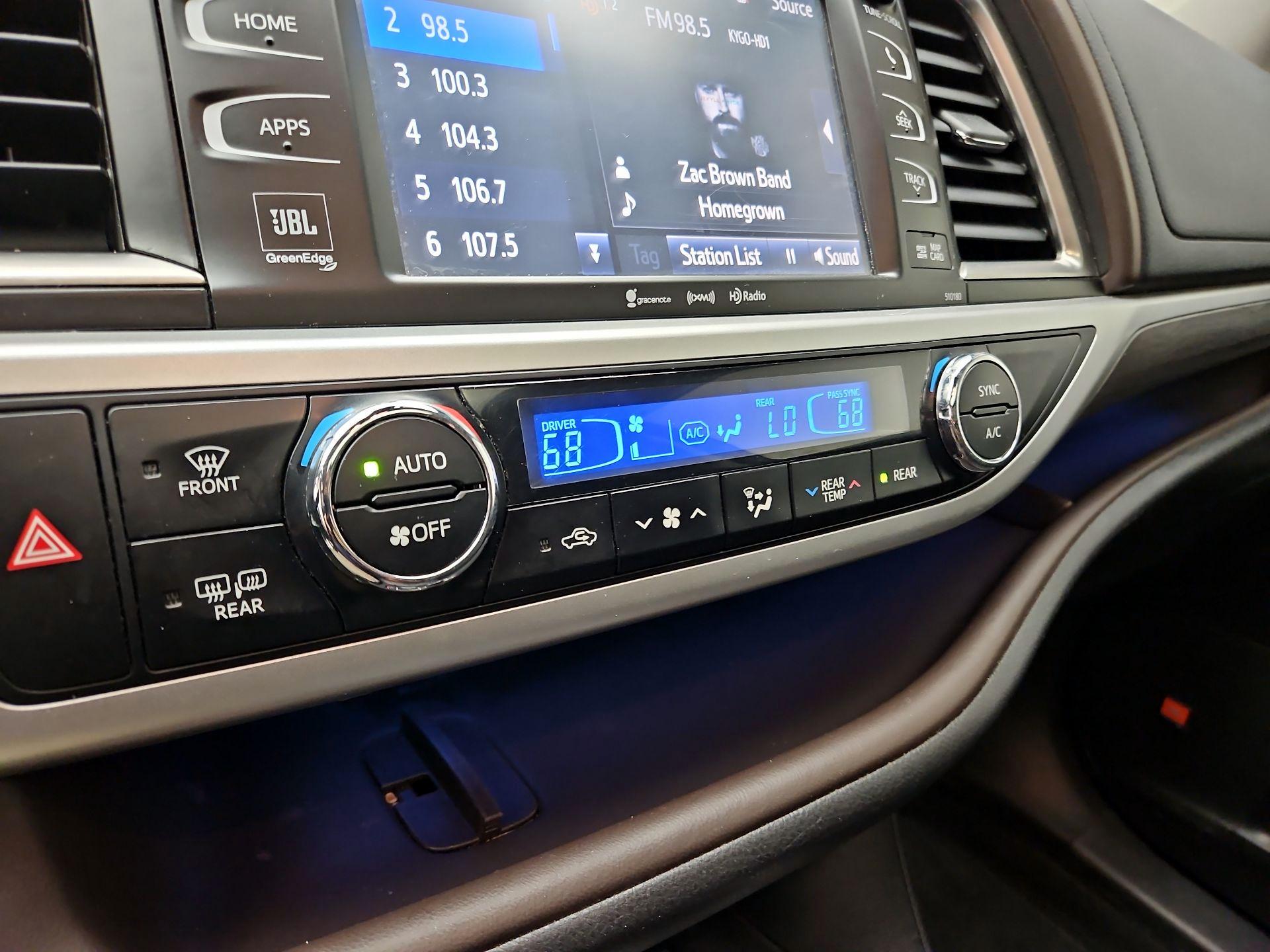 Thumbnail: 2018 Toyota Highlander - 17