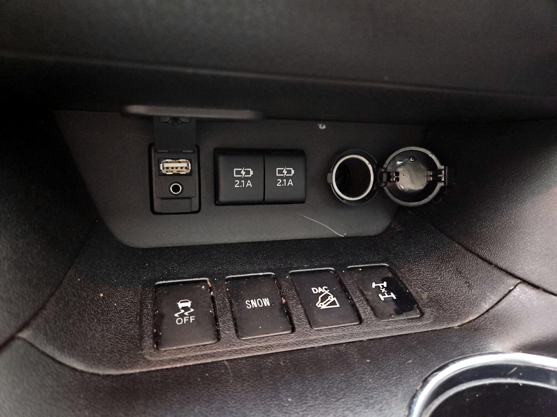 Thumbnail: 2018 Toyota Highlander - 19