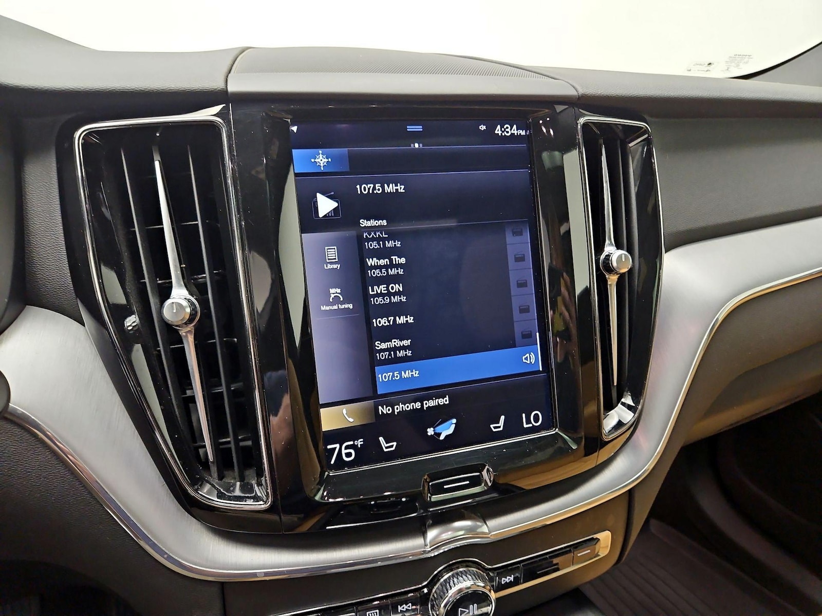 2018 Volvo XC60 Momentum - Photo 17