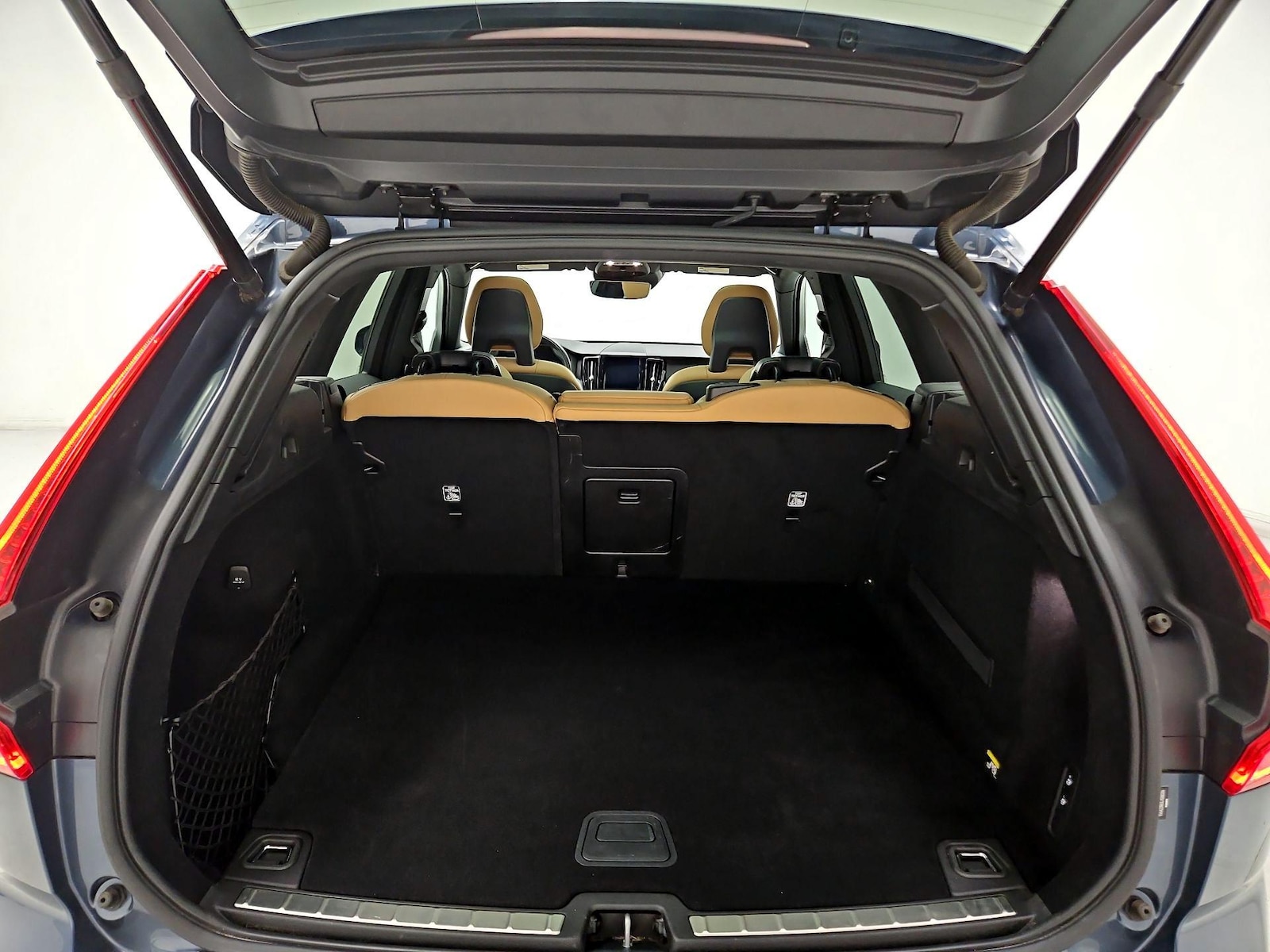 2018 Volvo XC60 Momentum - Photo 23