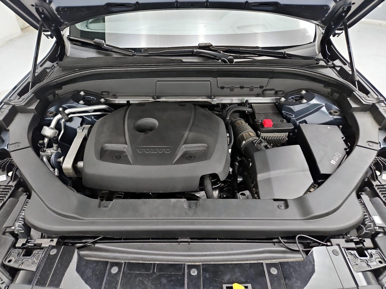 2018 Volvo XC60 Momentum - Photo 24