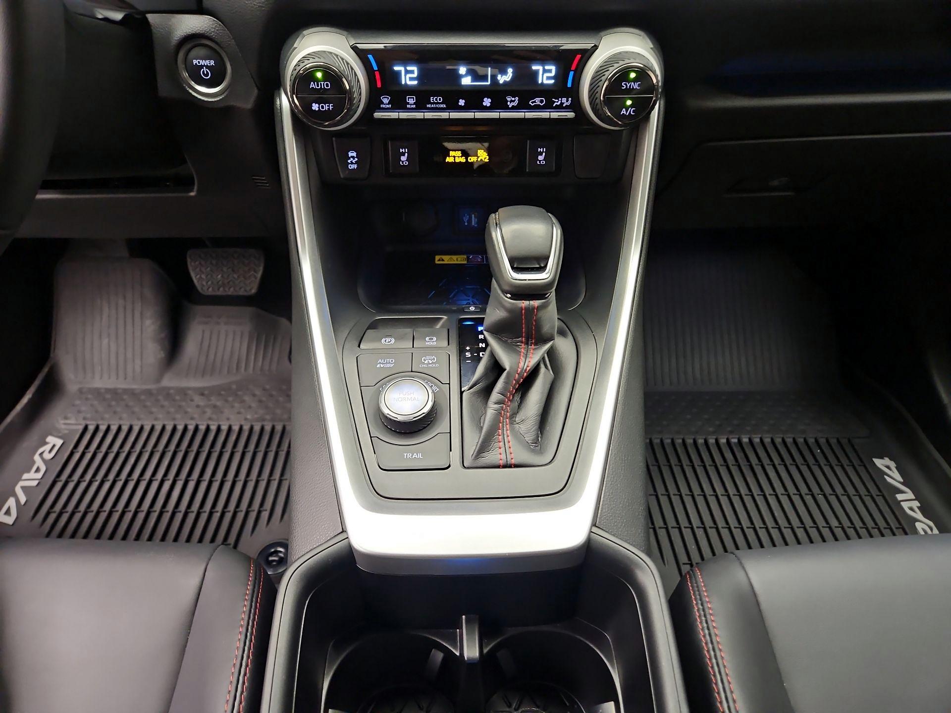 Thumbnail: 2024 Toyota RAV4 - 17