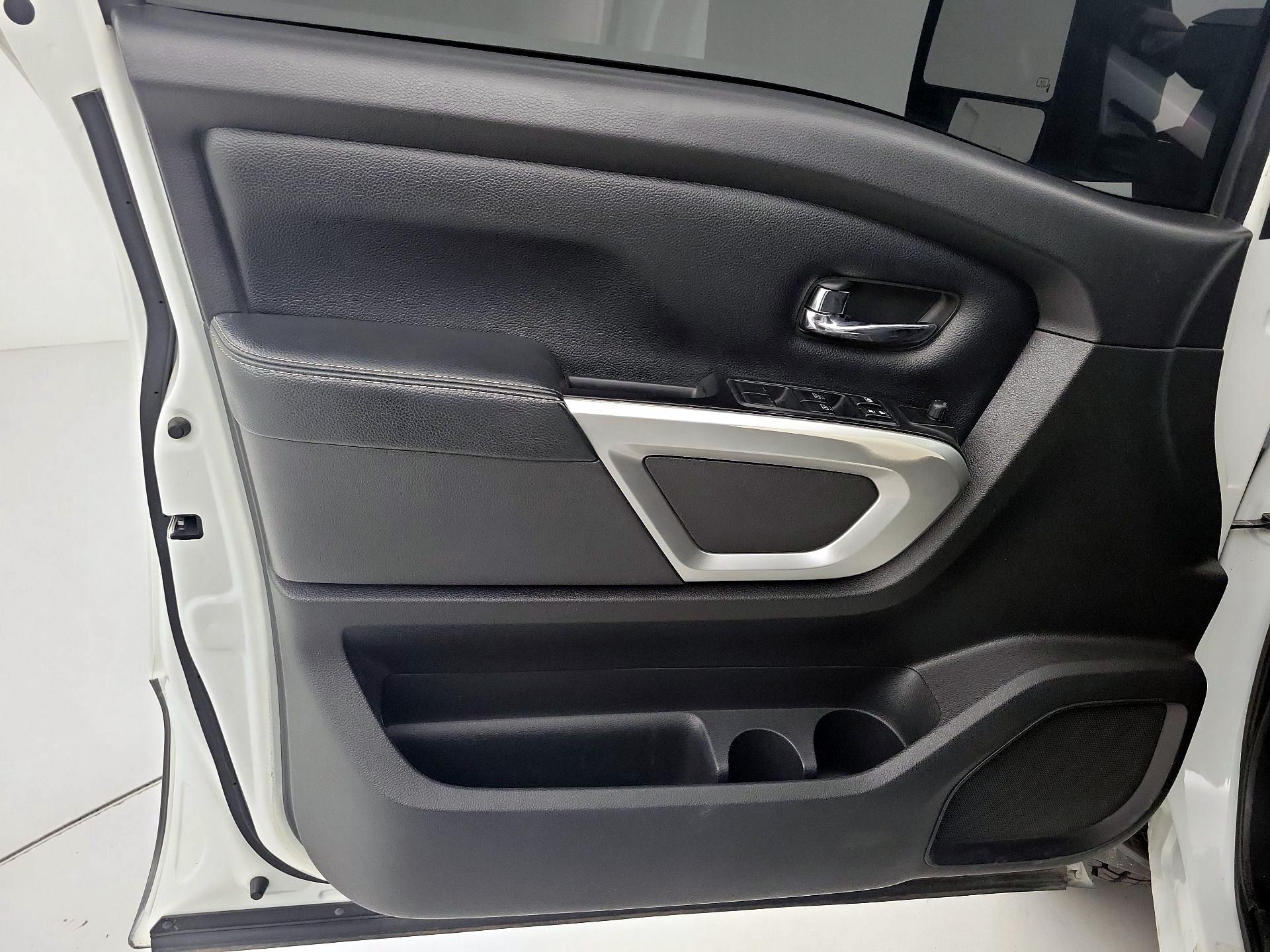 Thumbnail: 2017 Nissan Titan - 10