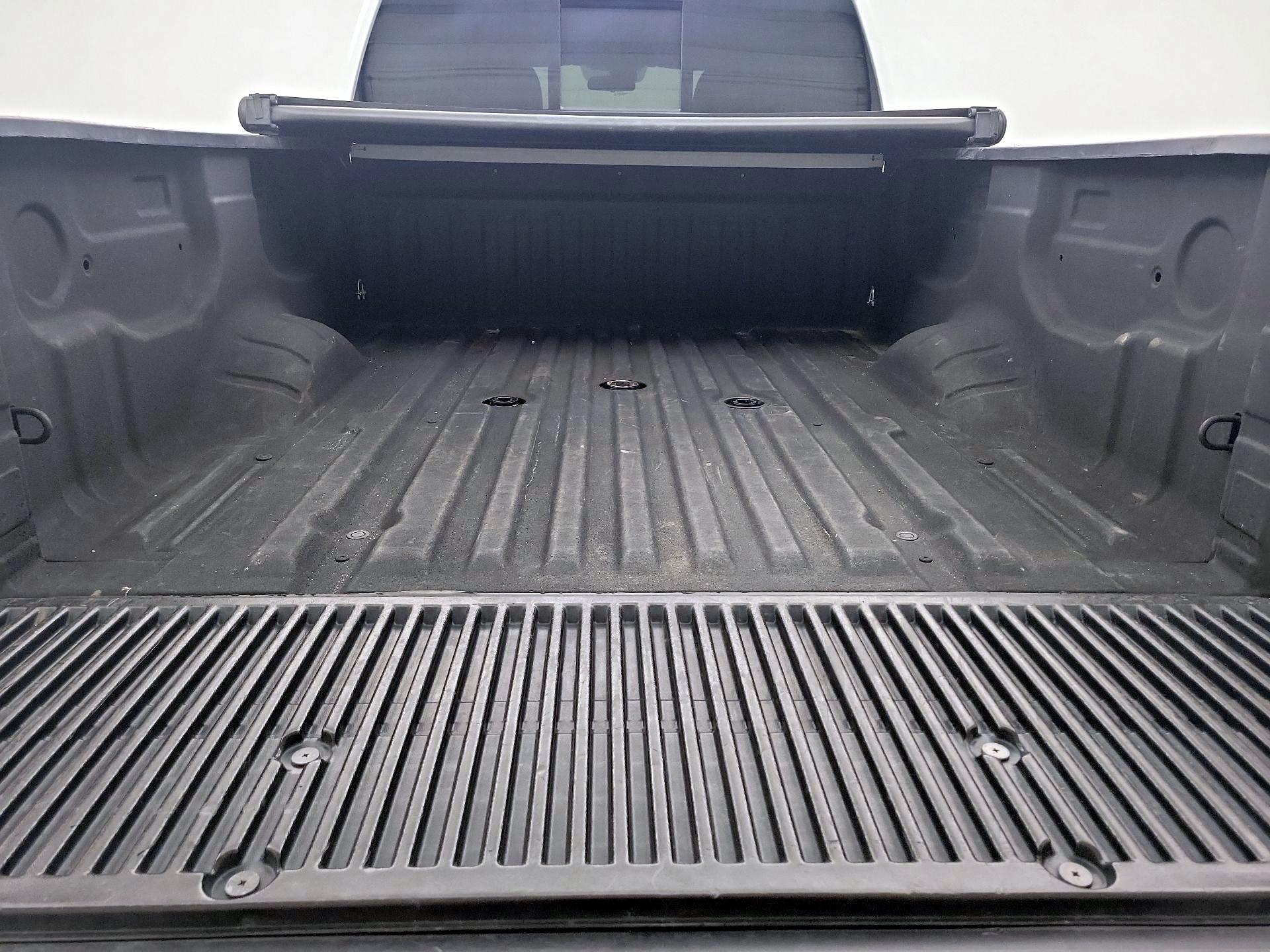 Thumbnail: 2017 Nissan Titan - 19