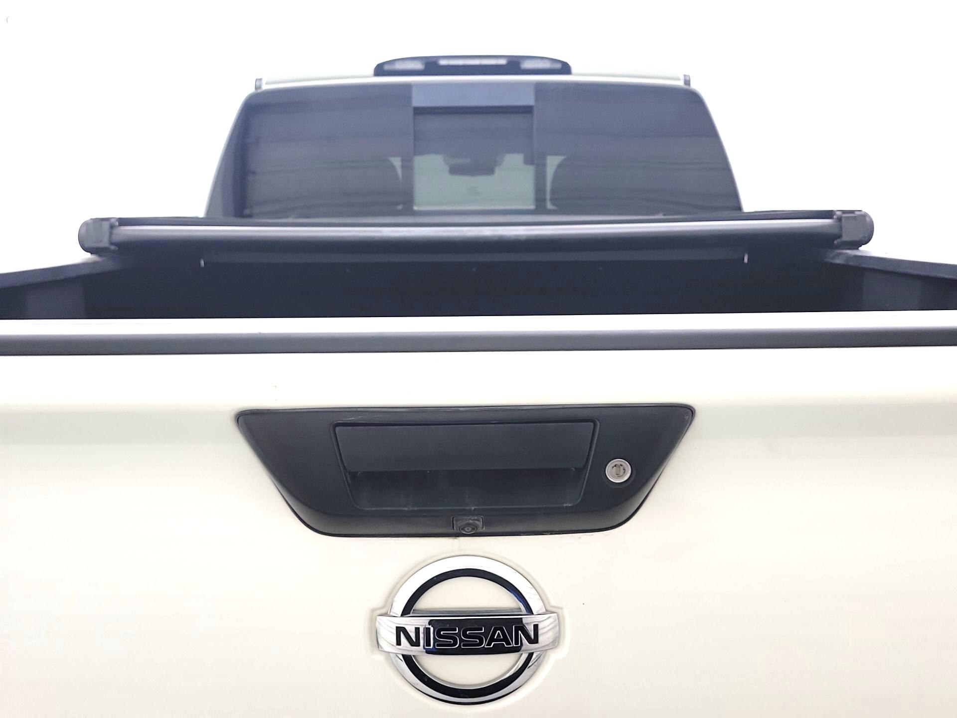 Thumbnail: 2017 Nissan Titan - 6