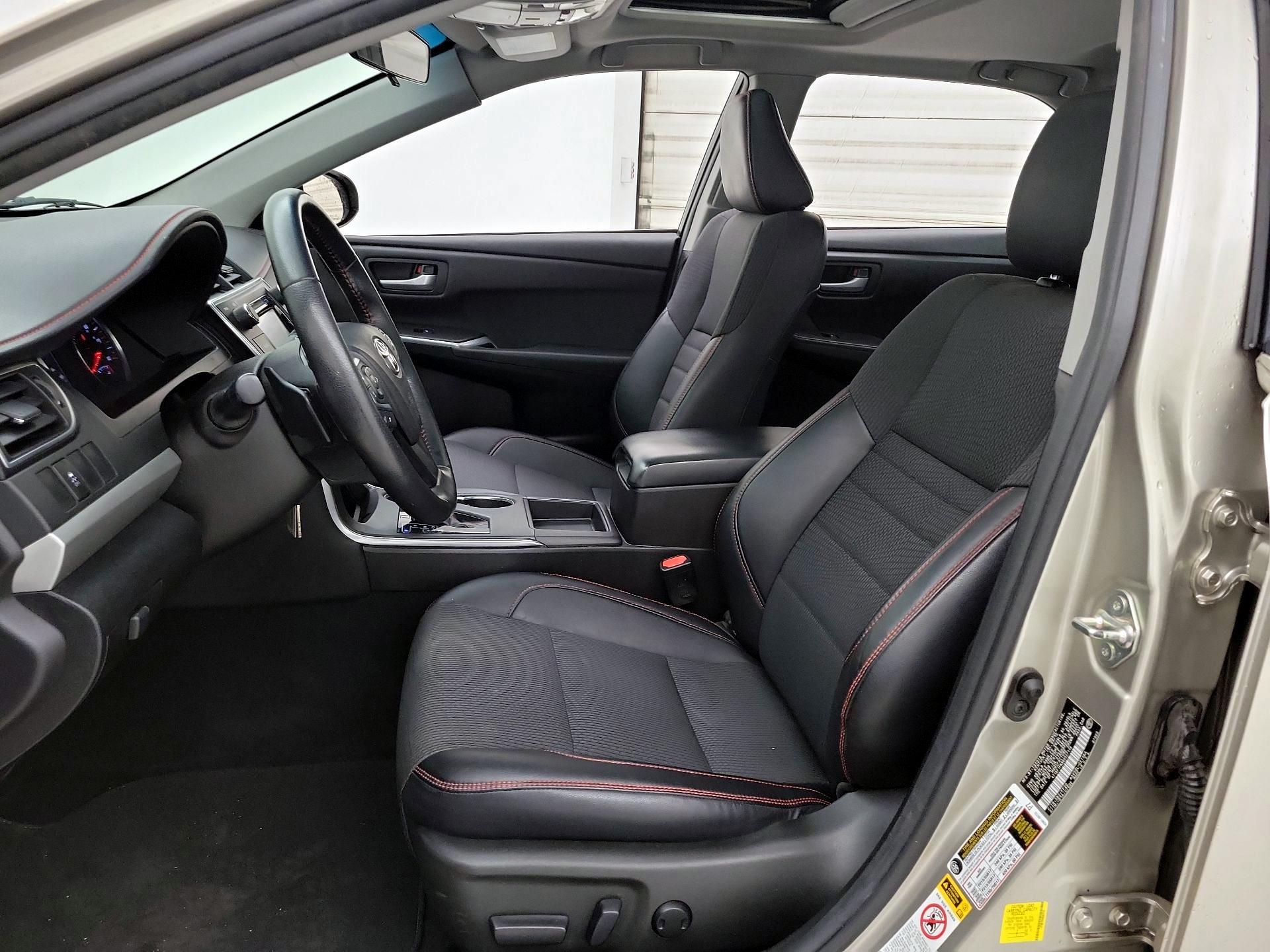 Thumbnail: 2016 Toyota Camry - 11