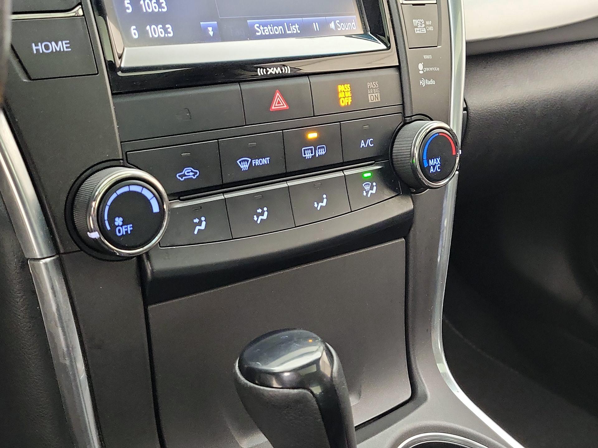 Thumbnail: 2016 Toyota Camry - 17