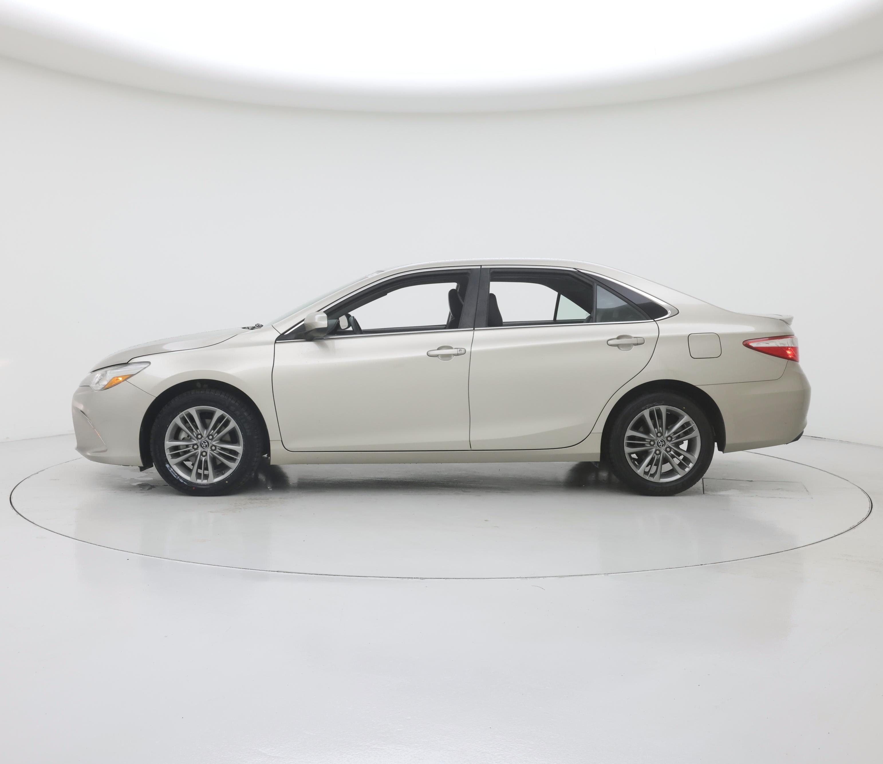 Thumbnail: 2016 Toyota Camry - 3