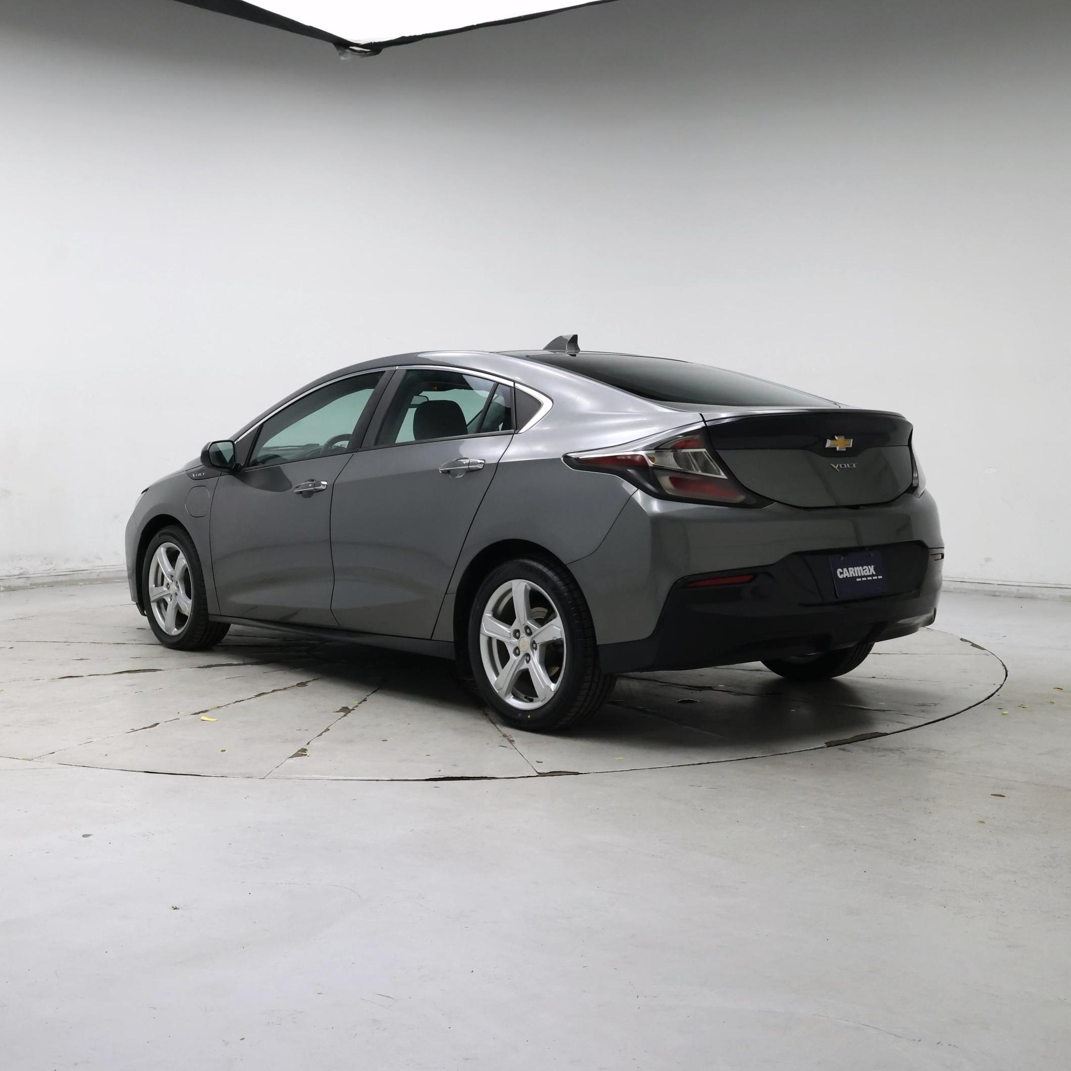 Thumbnail: 2017 Chevrolet Volt - 2