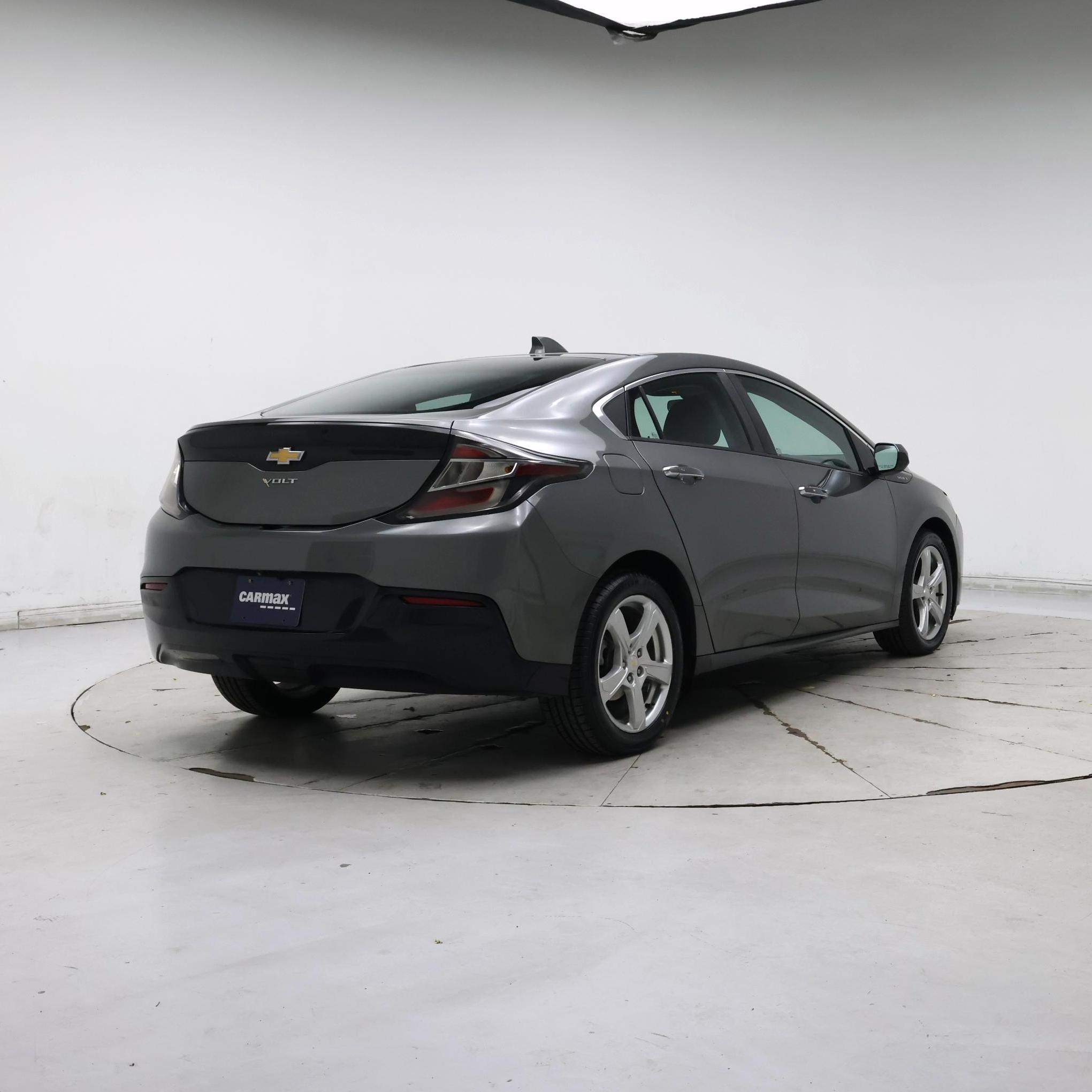 Thumbnail: 2017 Chevrolet Volt - 8