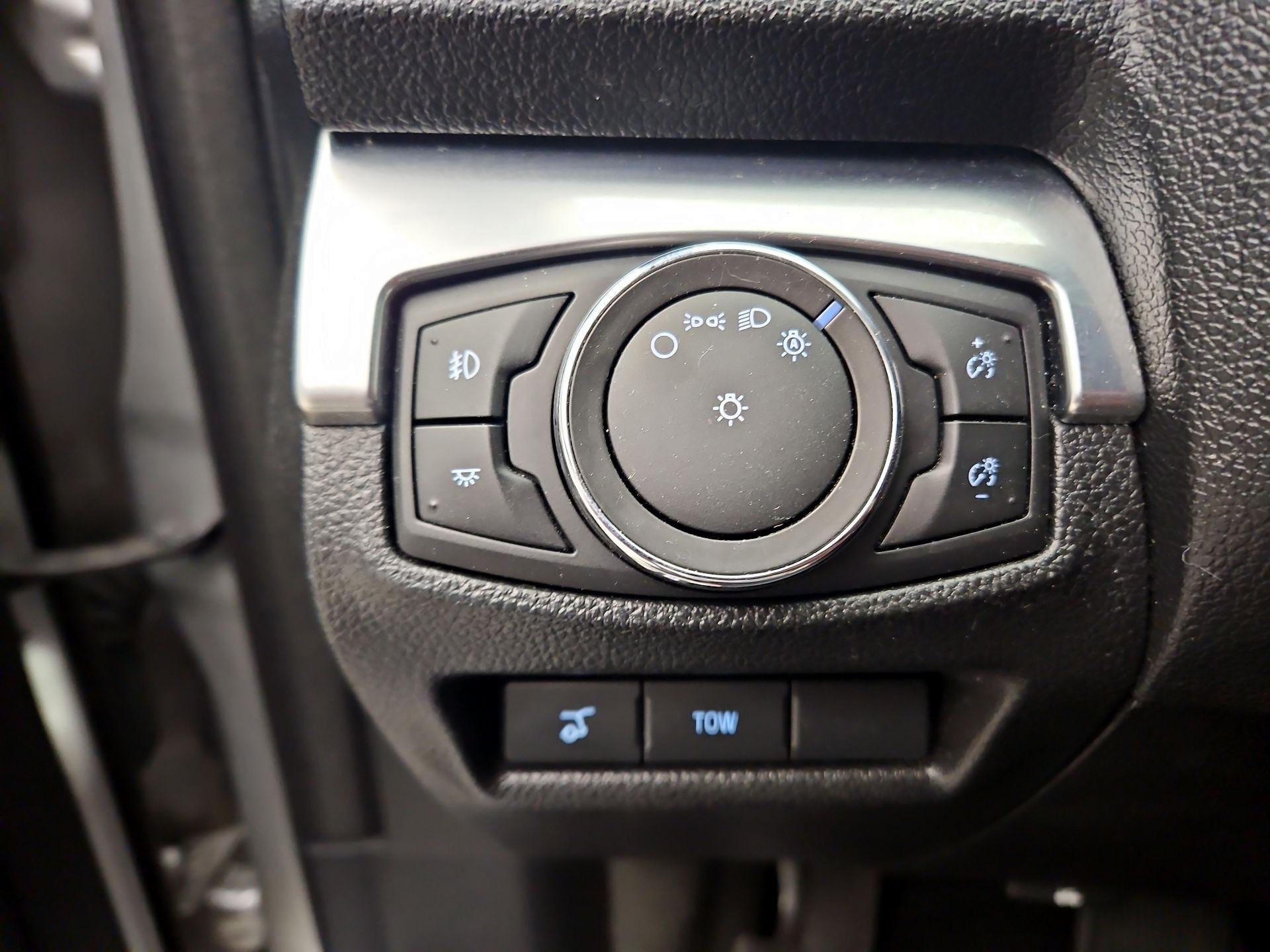 Thumbnail: 2017 Ford Explorer - 11