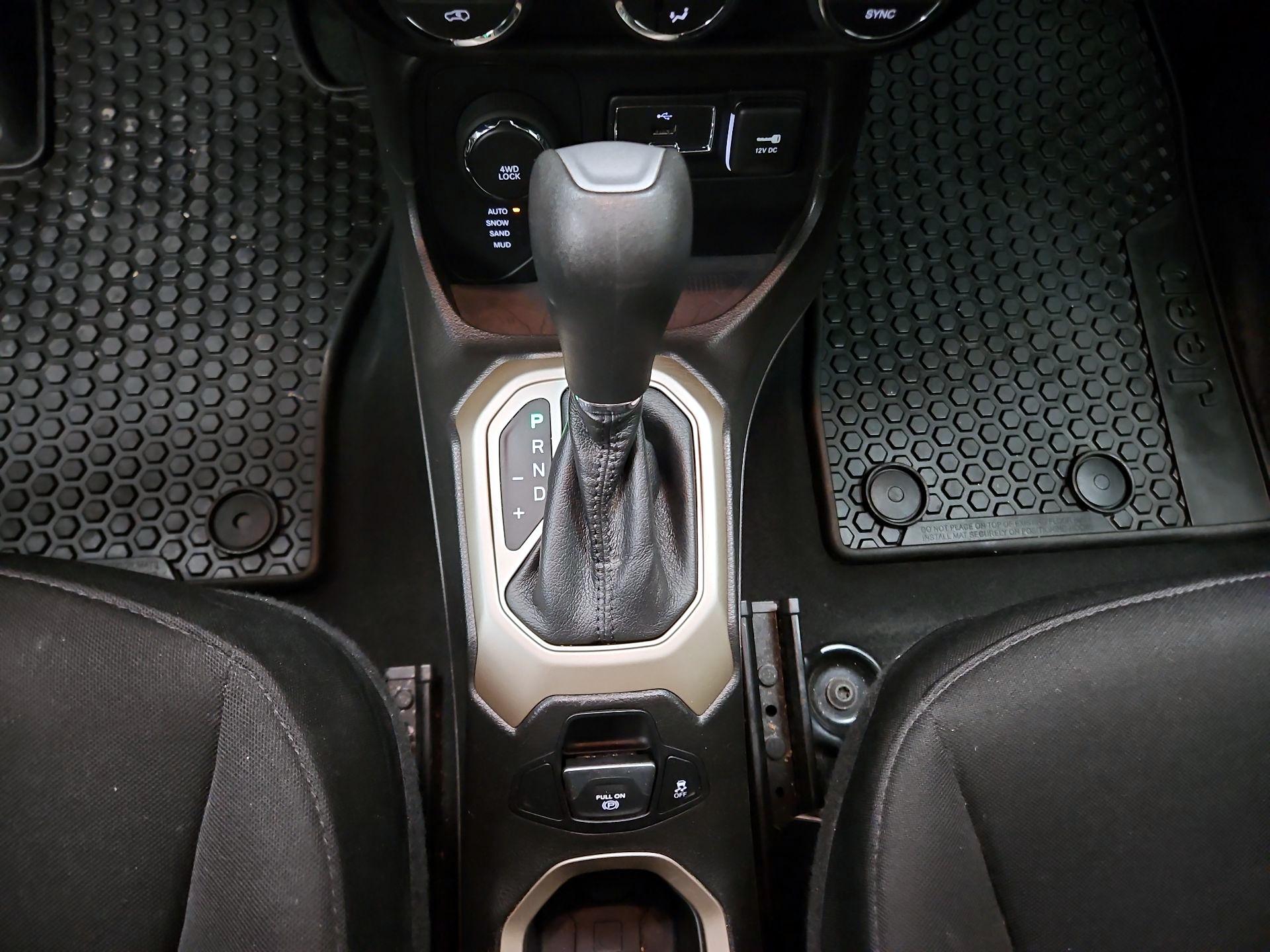 Thumbnail: 2017 Jeep Renegade - 17