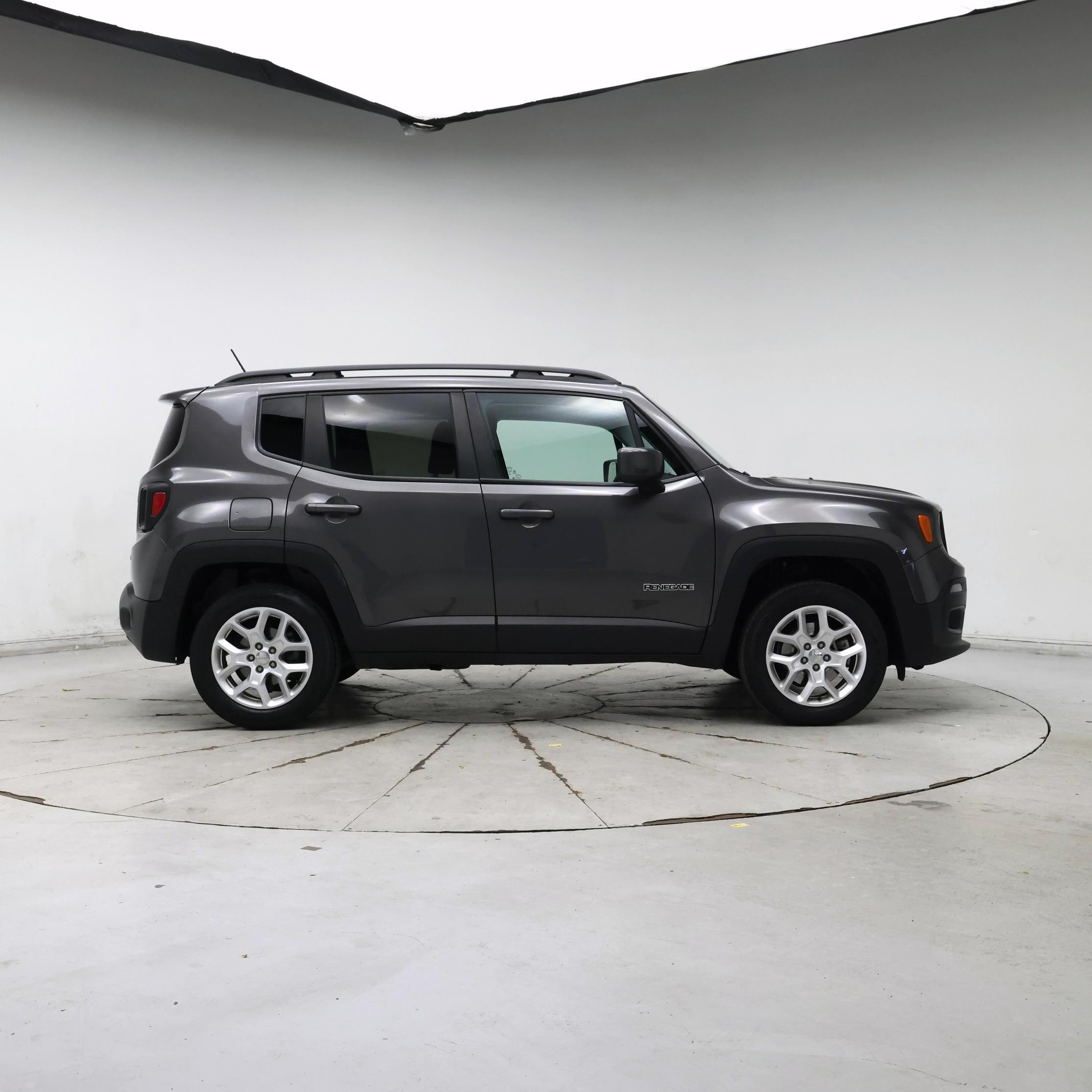 Thumbnail: 2017 Jeep Renegade - 7