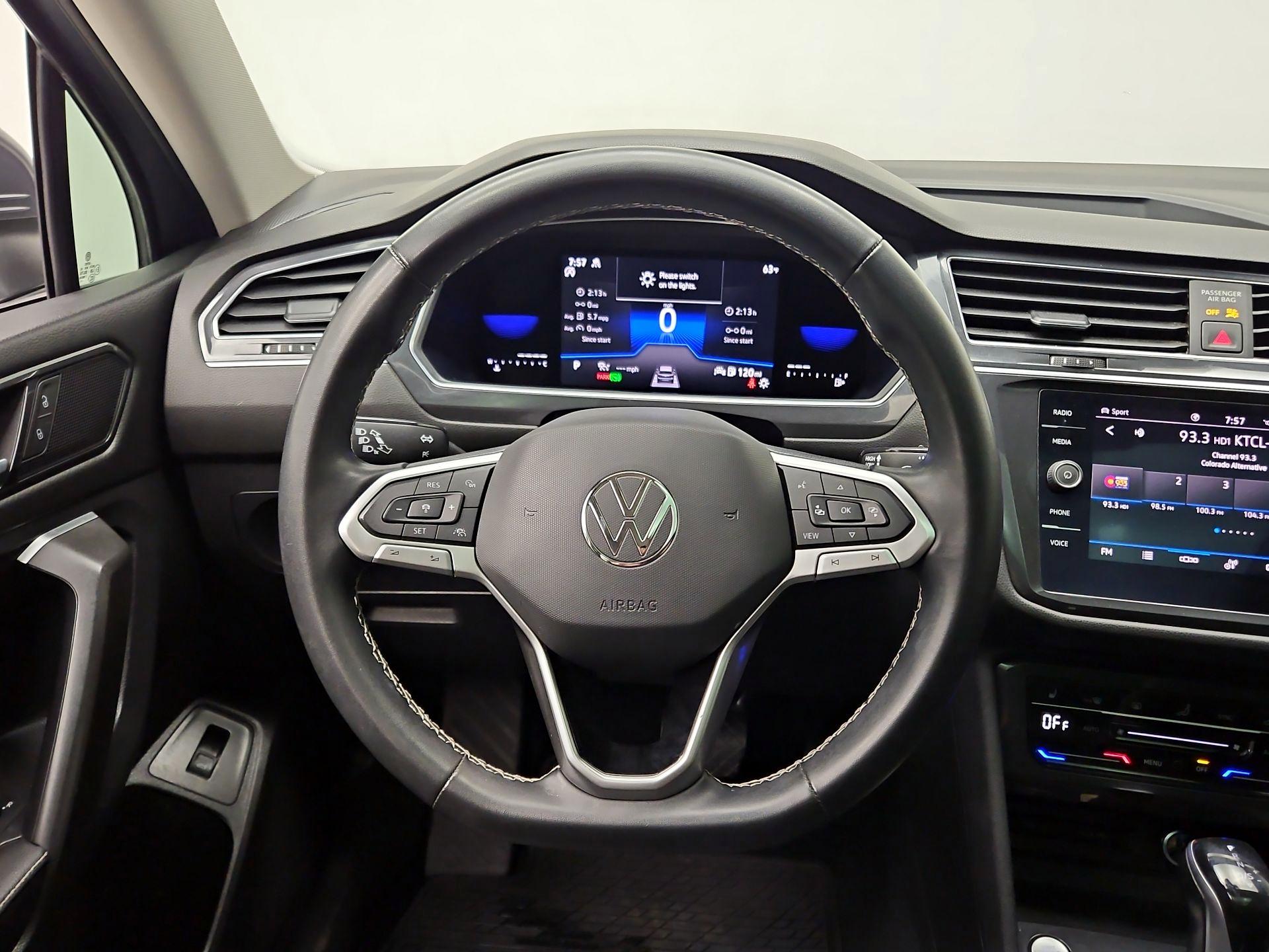 Thumbnail: 2022 Volkswagen Tiguan - 10
