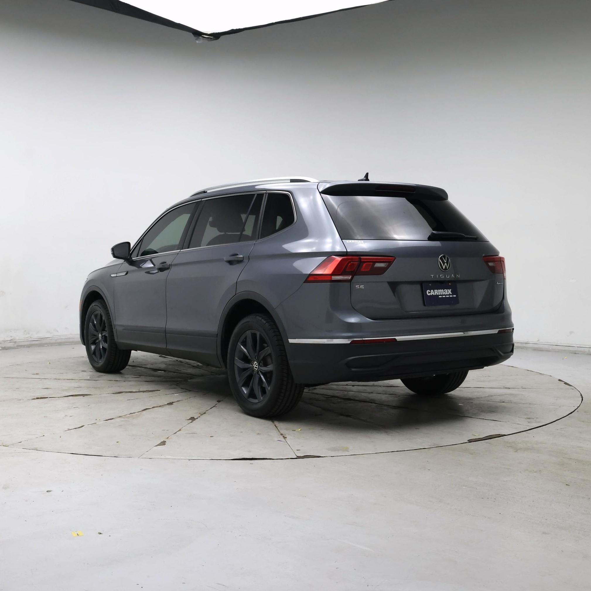 Thumbnail: 2022 Volkswagen Tiguan - 2