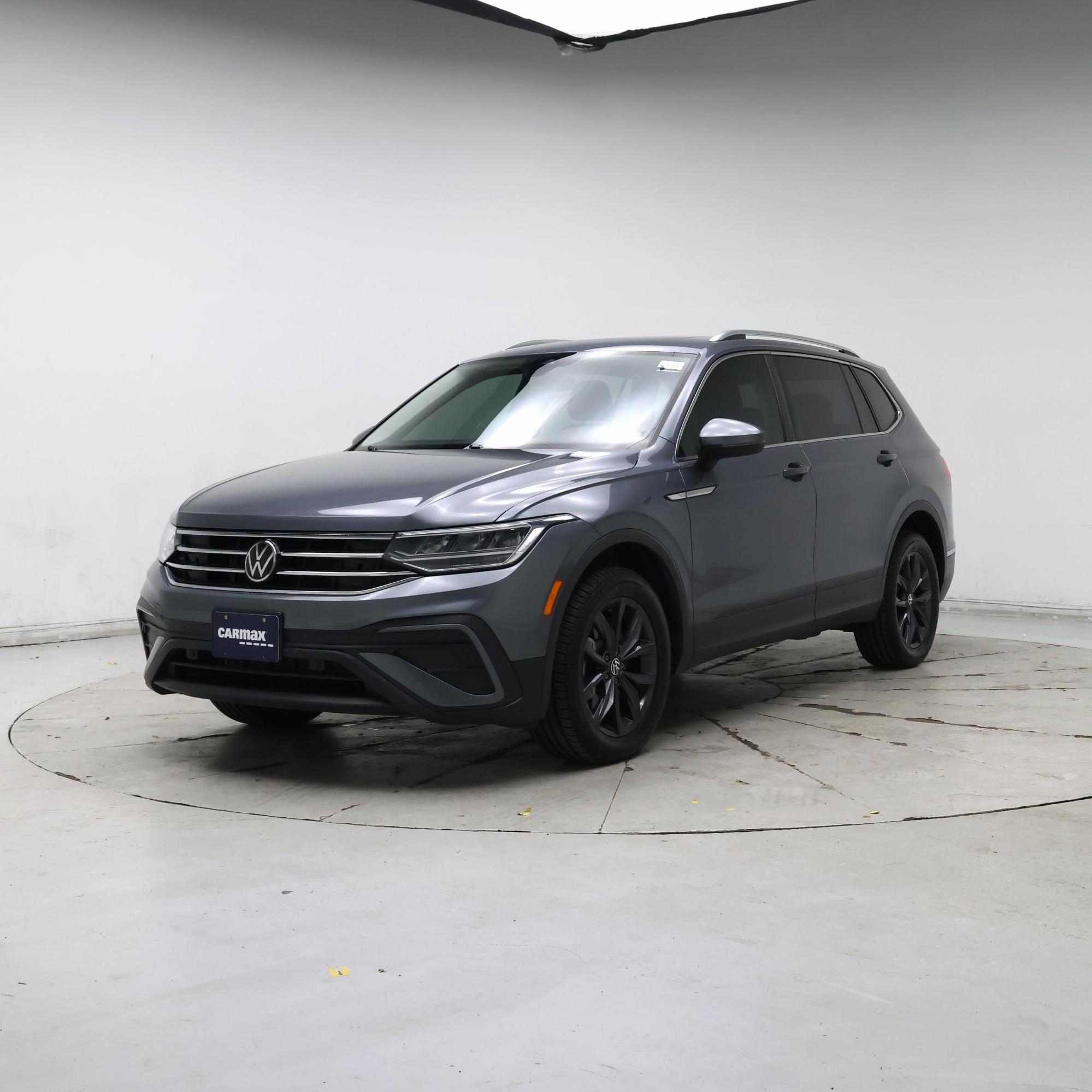 Thumbnail: 2022 Volkswagen Tiguan - 4