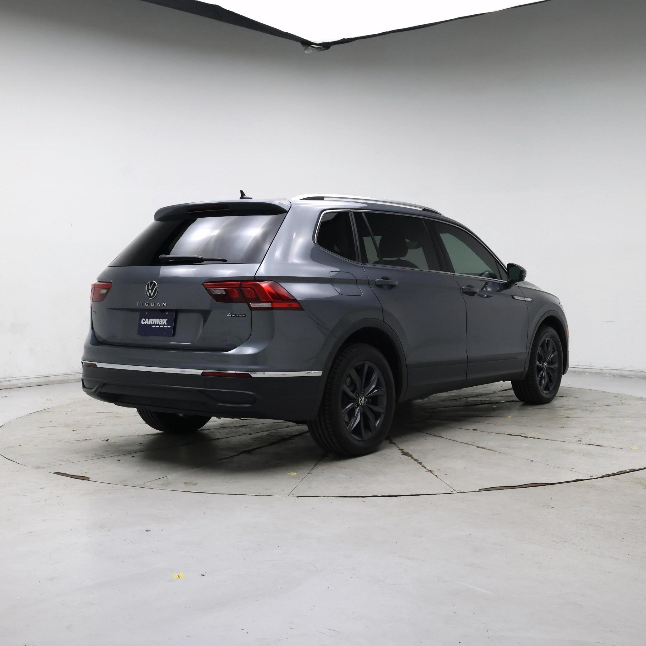 Thumbnail: 2022 Volkswagen Tiguan - 8