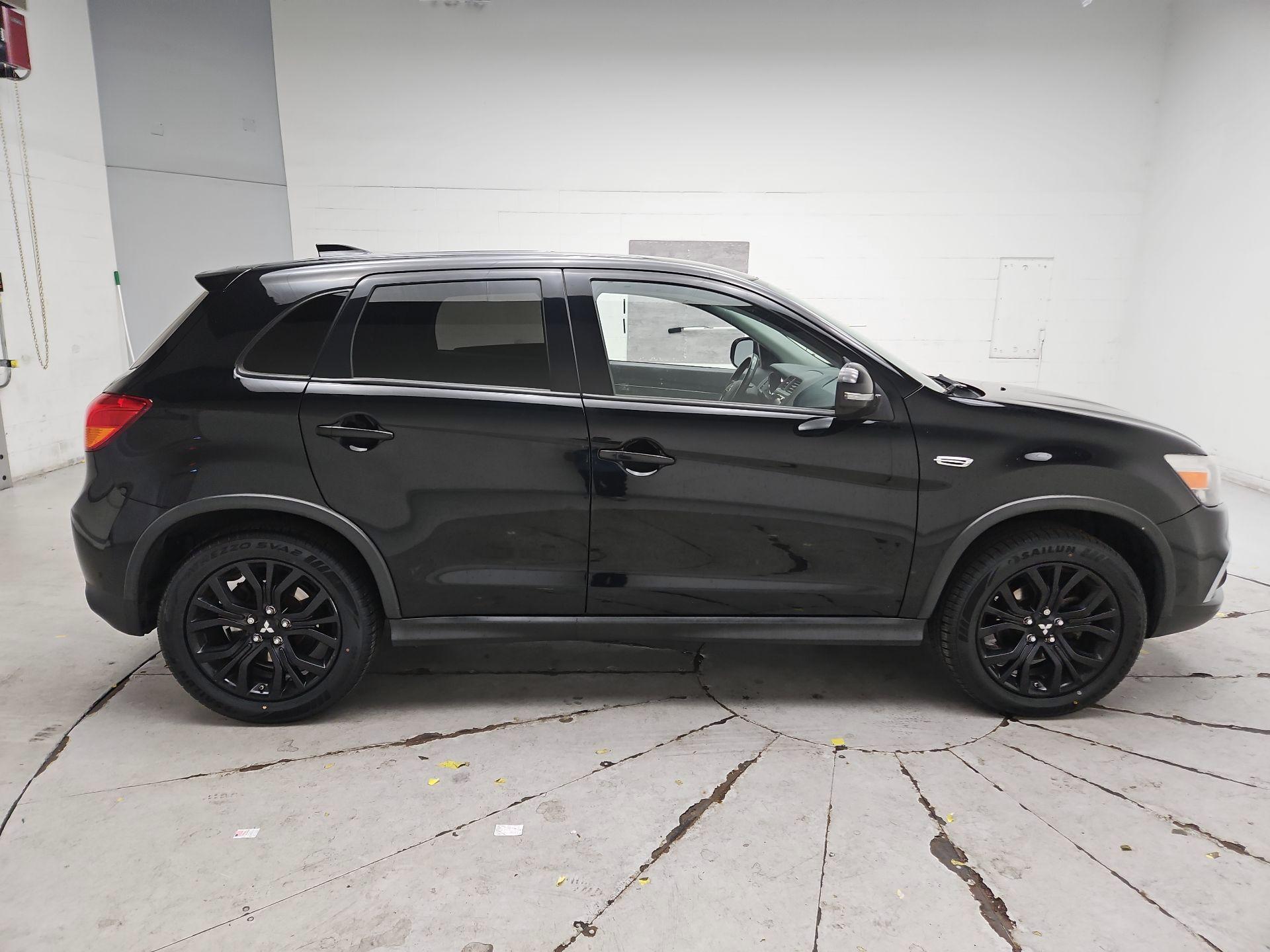 Thumbnail: 2017 Mitsubishi Outlander Sport - 4