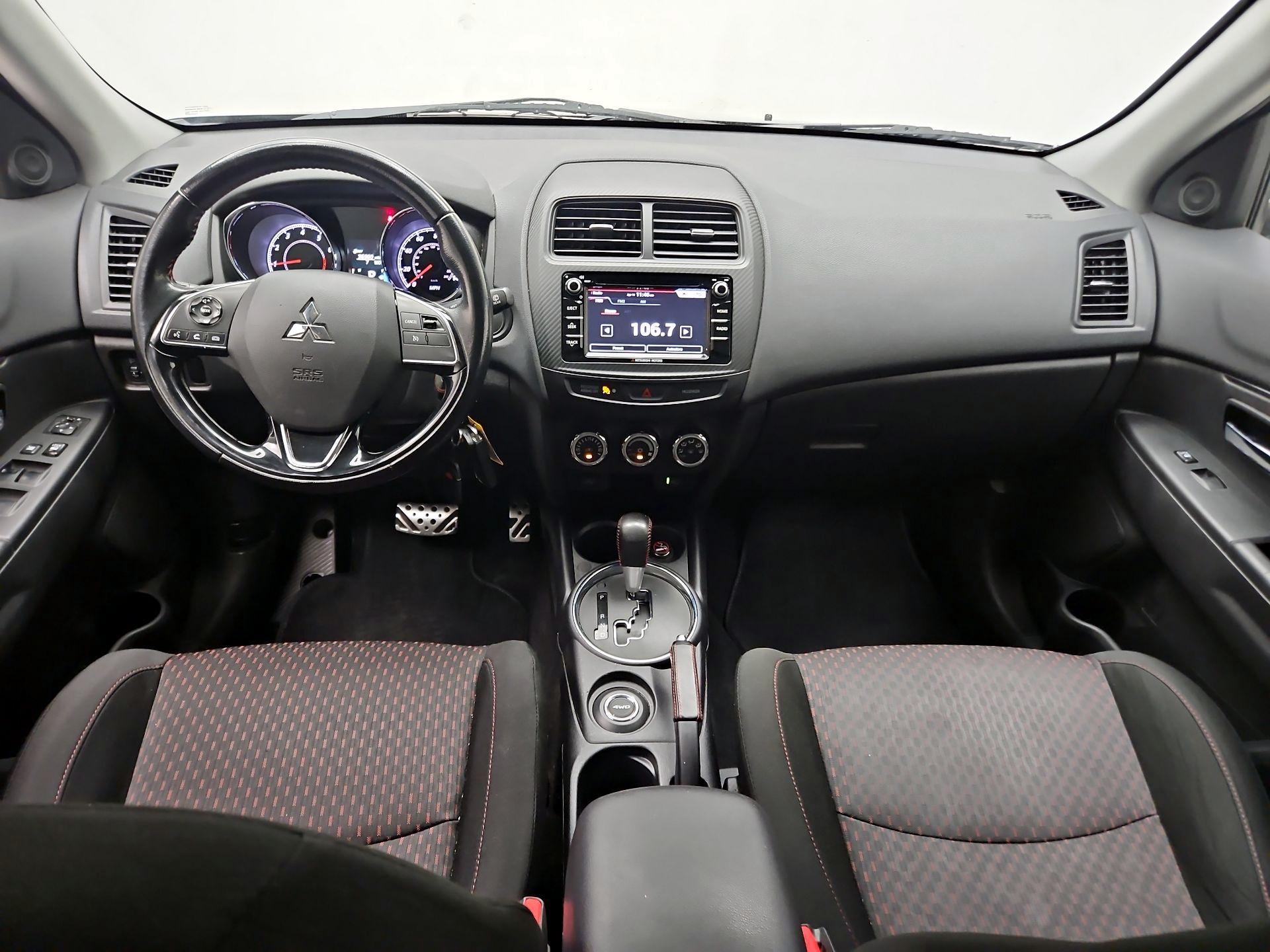 Thumbnail: 2017 Mitsubishi Outlander Sport - 8