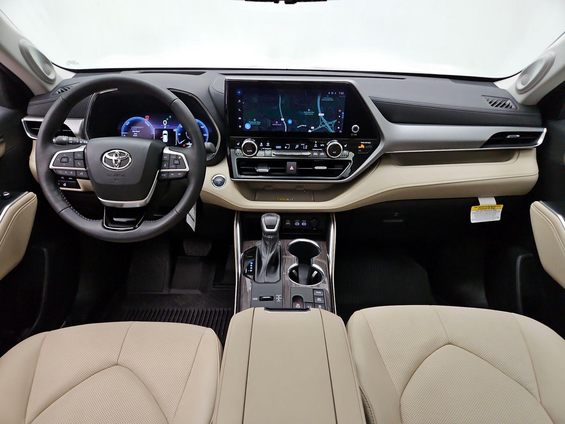 Thumbnail: 2023 Toyota Highlander - 9