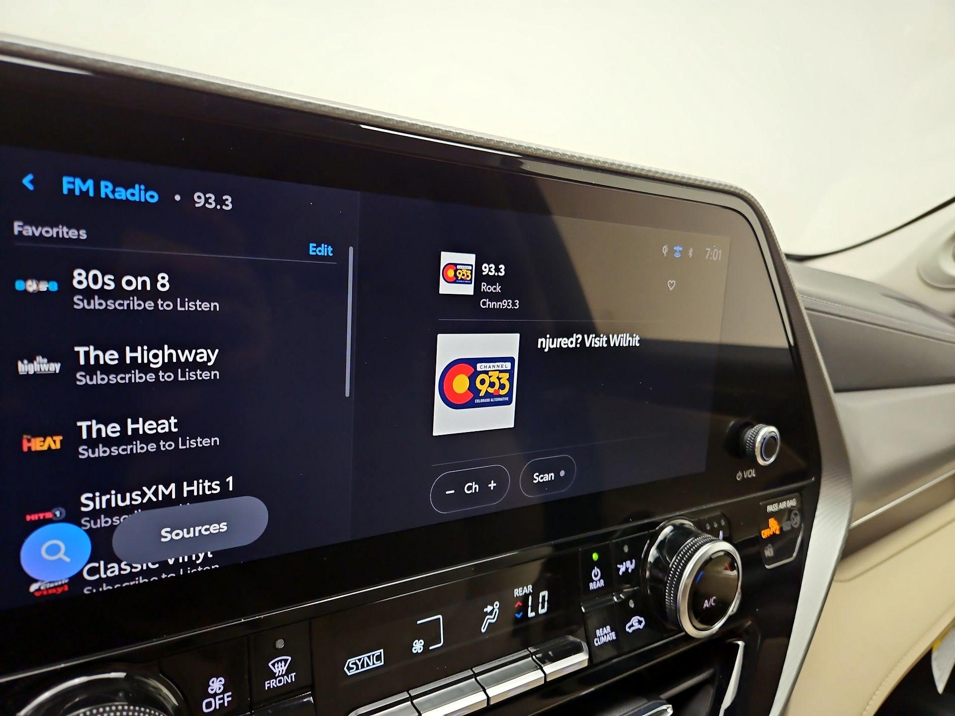 Thumbnail: 2023 Toyota Highlander - 16