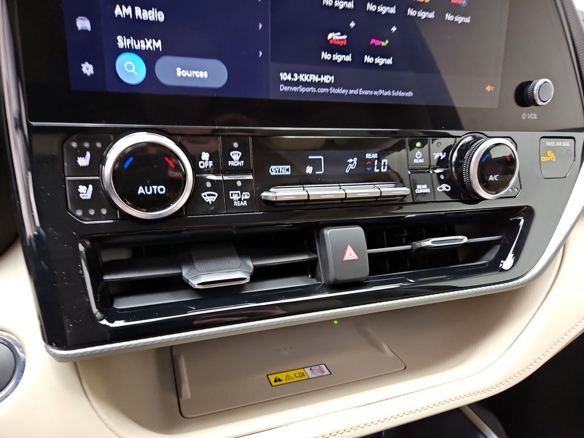 Thumbnail: 2023 Toyota Highlander - 17