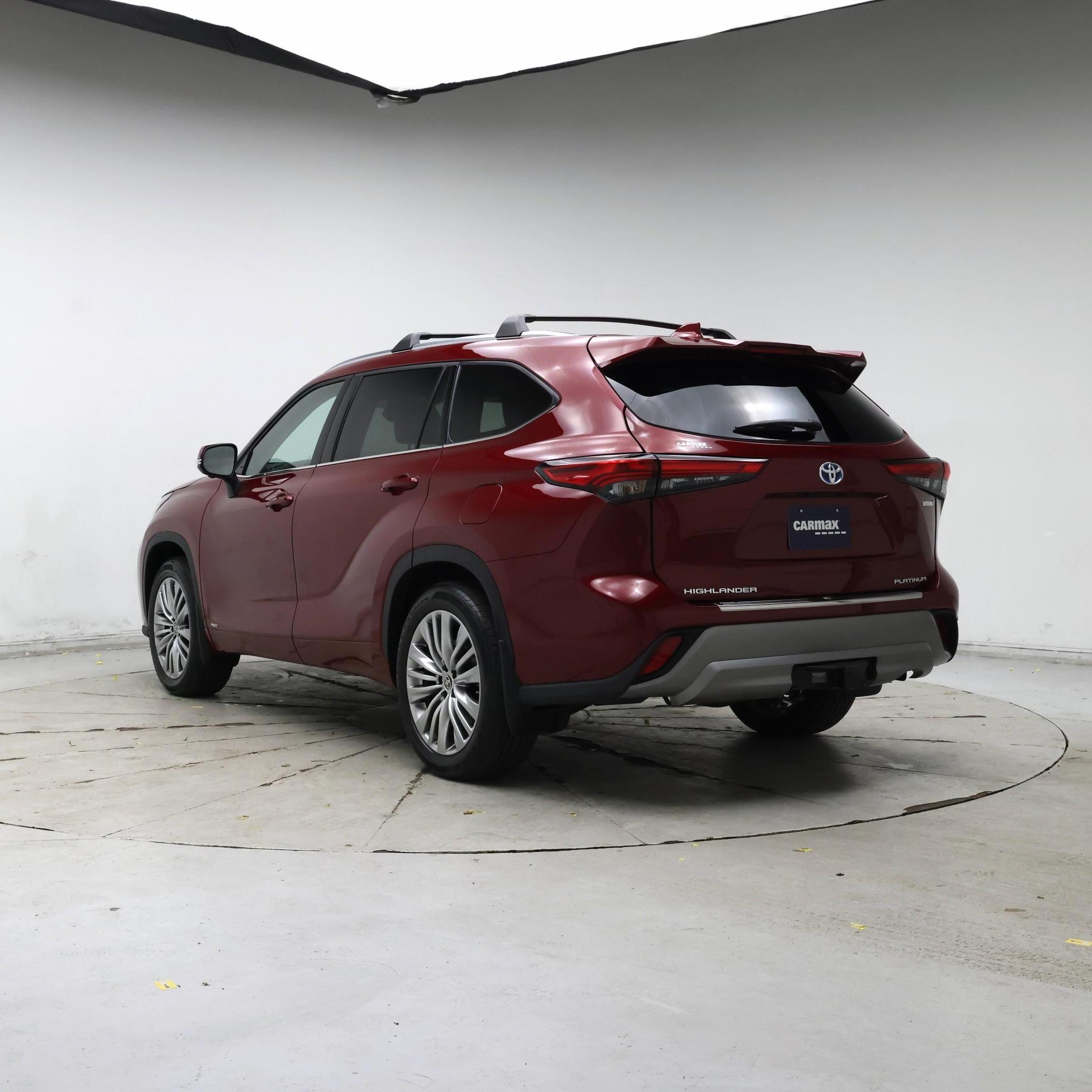 Thumbnail: 2023 Toyota Highlander - 2