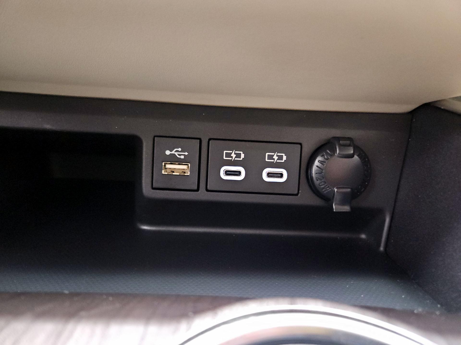 Thumbnail: 2023 Toyota Highlander - 19