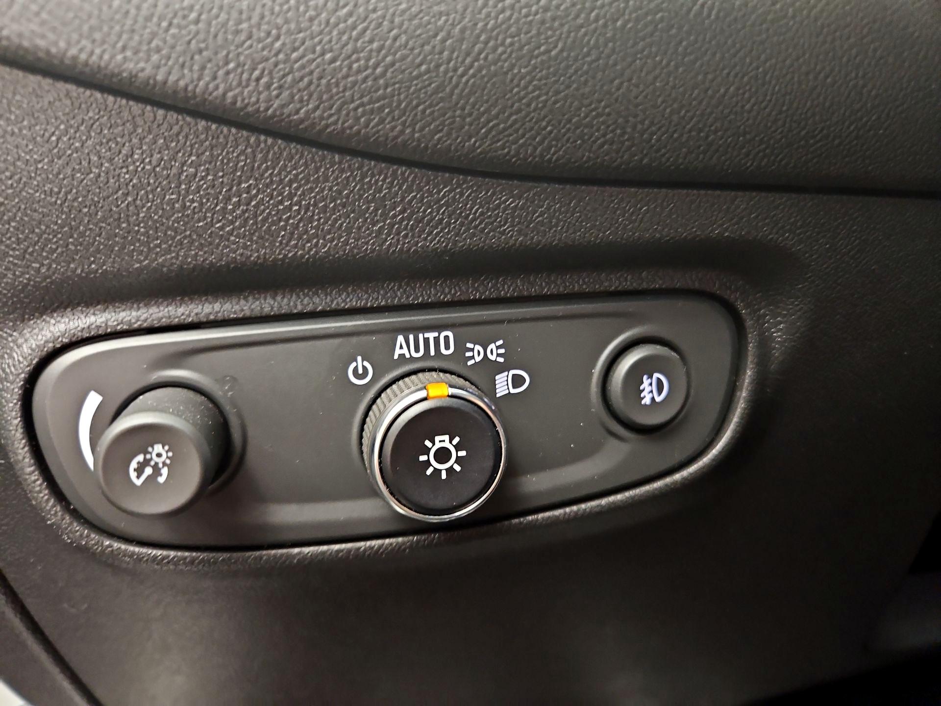 Thumbnail: 2018 Chevrolet Equinox - 13